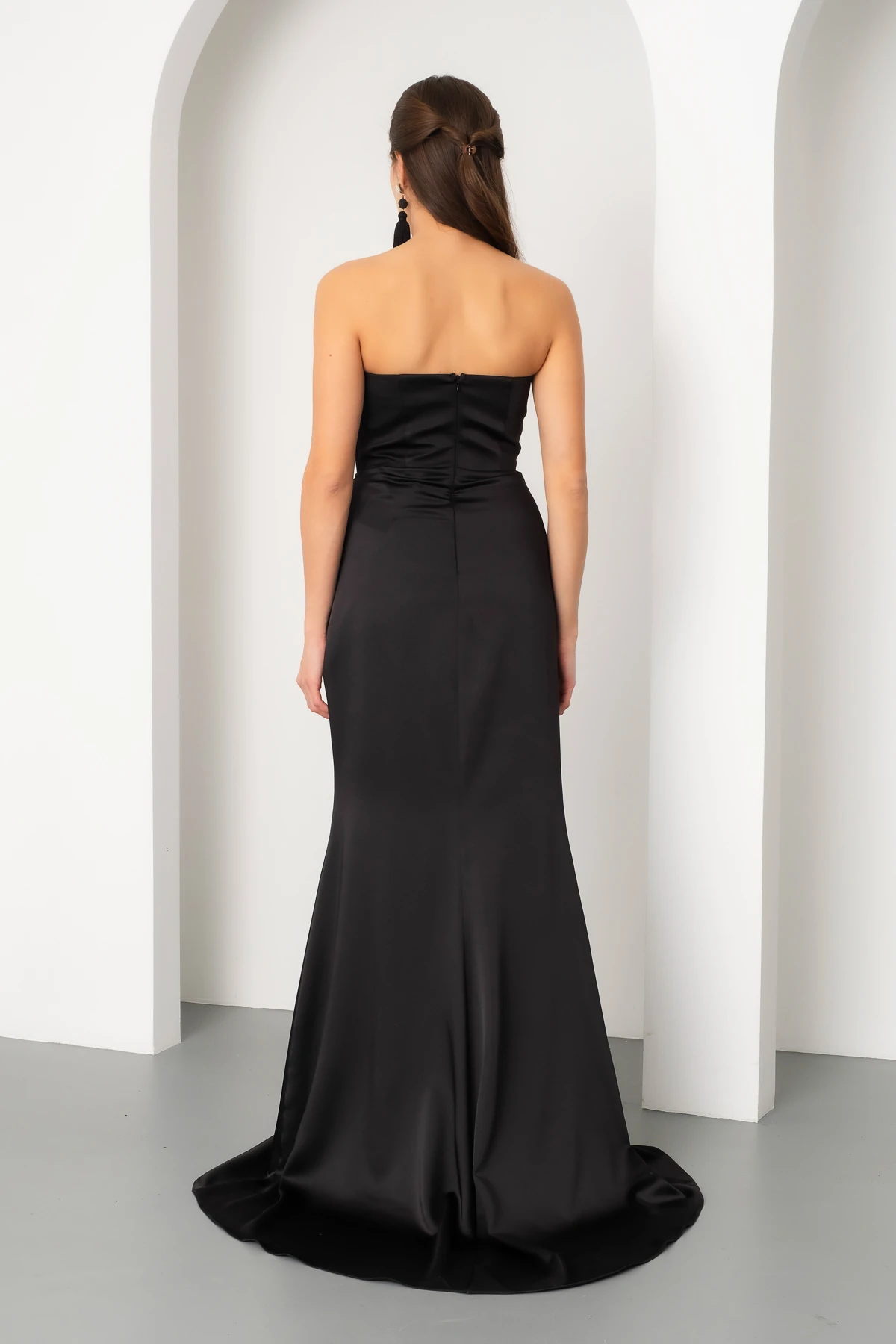 Kadın Yaka Detay Saten Uzun Söz Nişan Abiye Elbise - Siyah