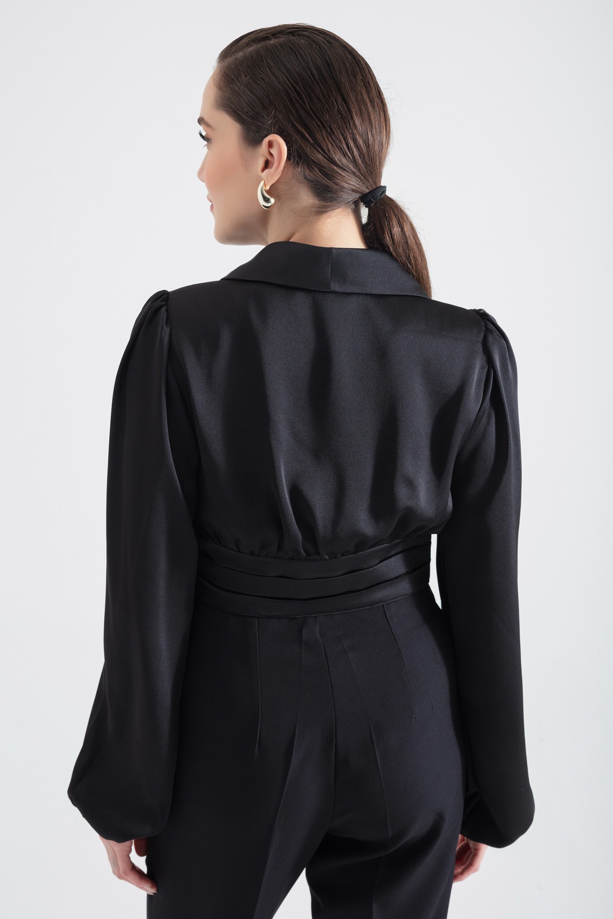 Kadın Kruvaze Yaka Saten Crop Bluz - Siyah