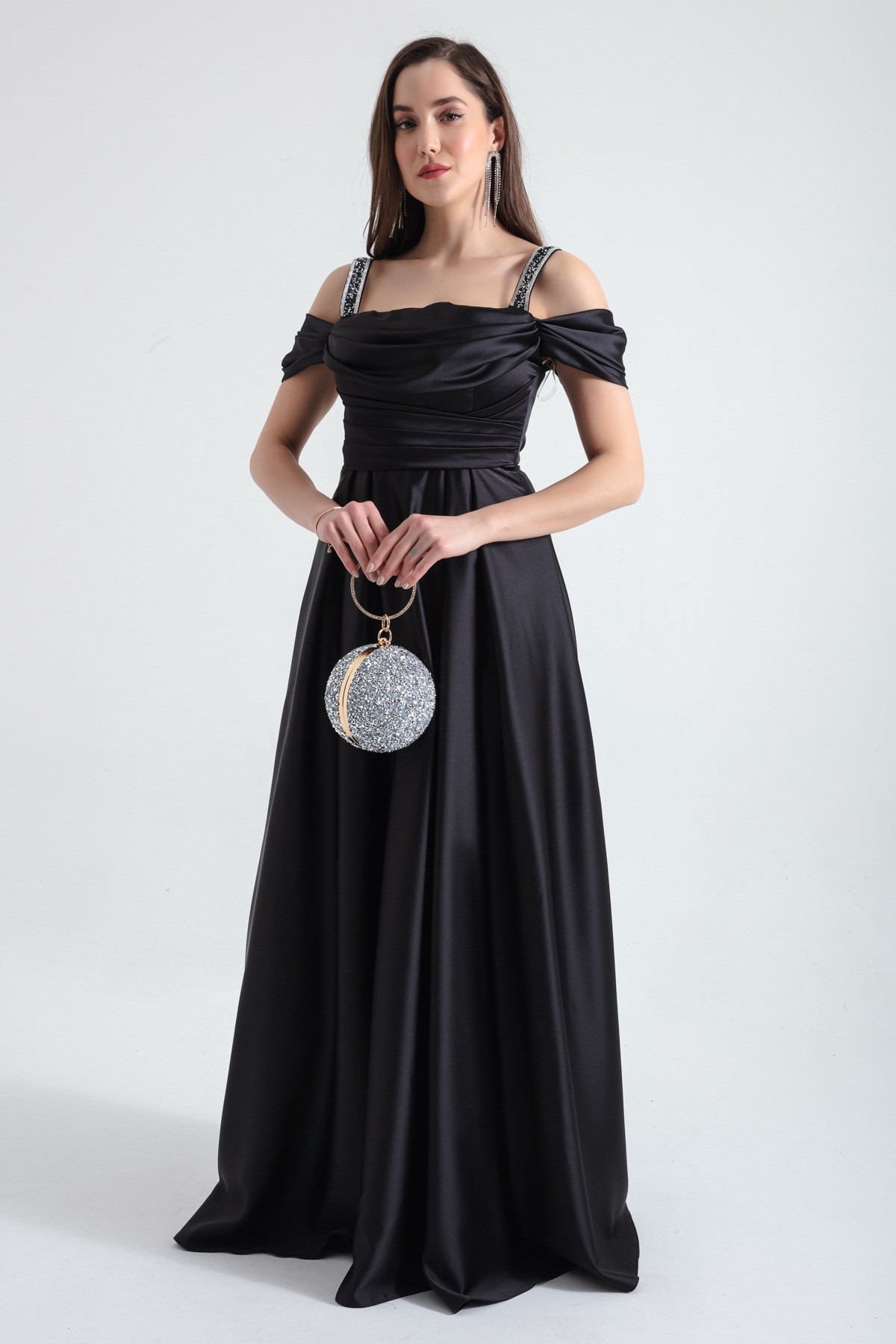 Kadın Taş Askılı Drapeli Uzun Saten Abiye Elbise - Siyah