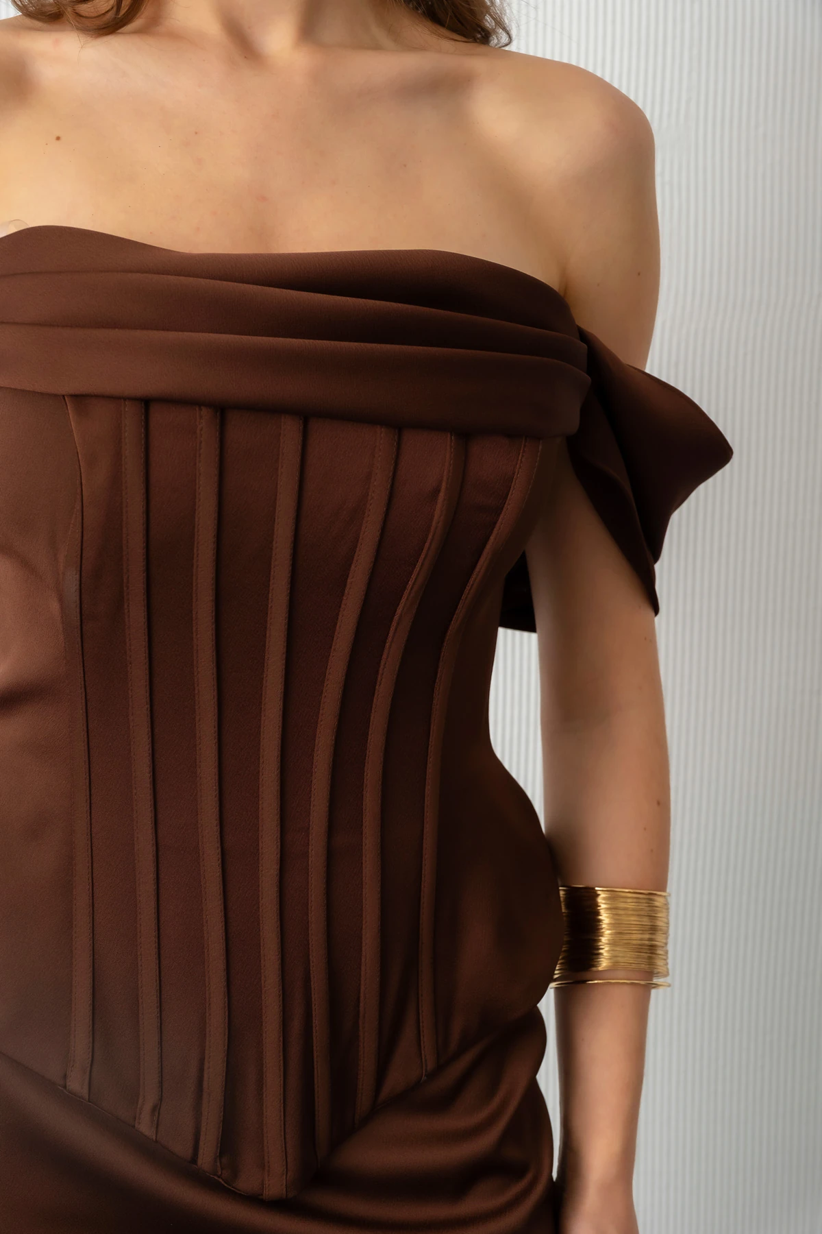 Kadın Kayık Yaka Balenli Peplum Kesim Saten Abiye Elbise - Kahverengi