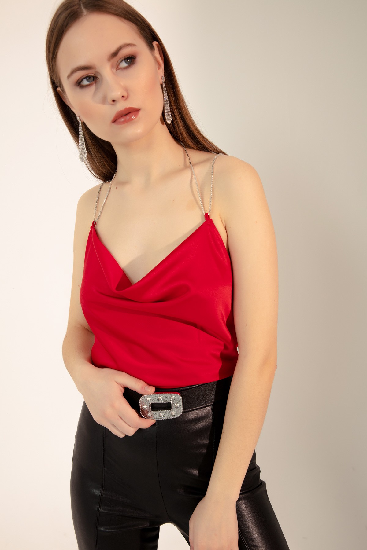 Kadın Drape Detaylı Taşlı Saten Bluz - Kırmızı