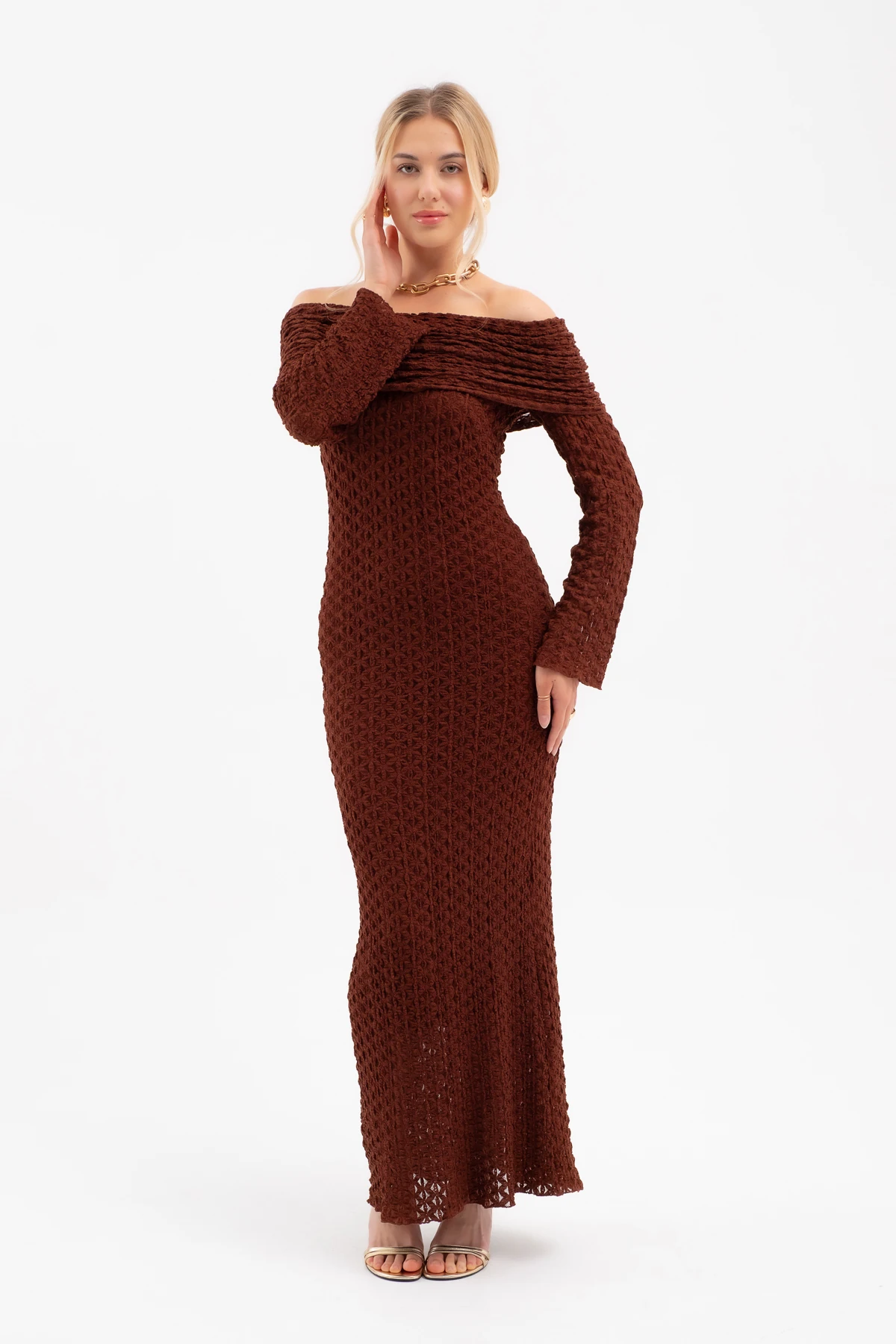 Kadın Açık Omuz Uzun Dantel Elbise - Kahverengi