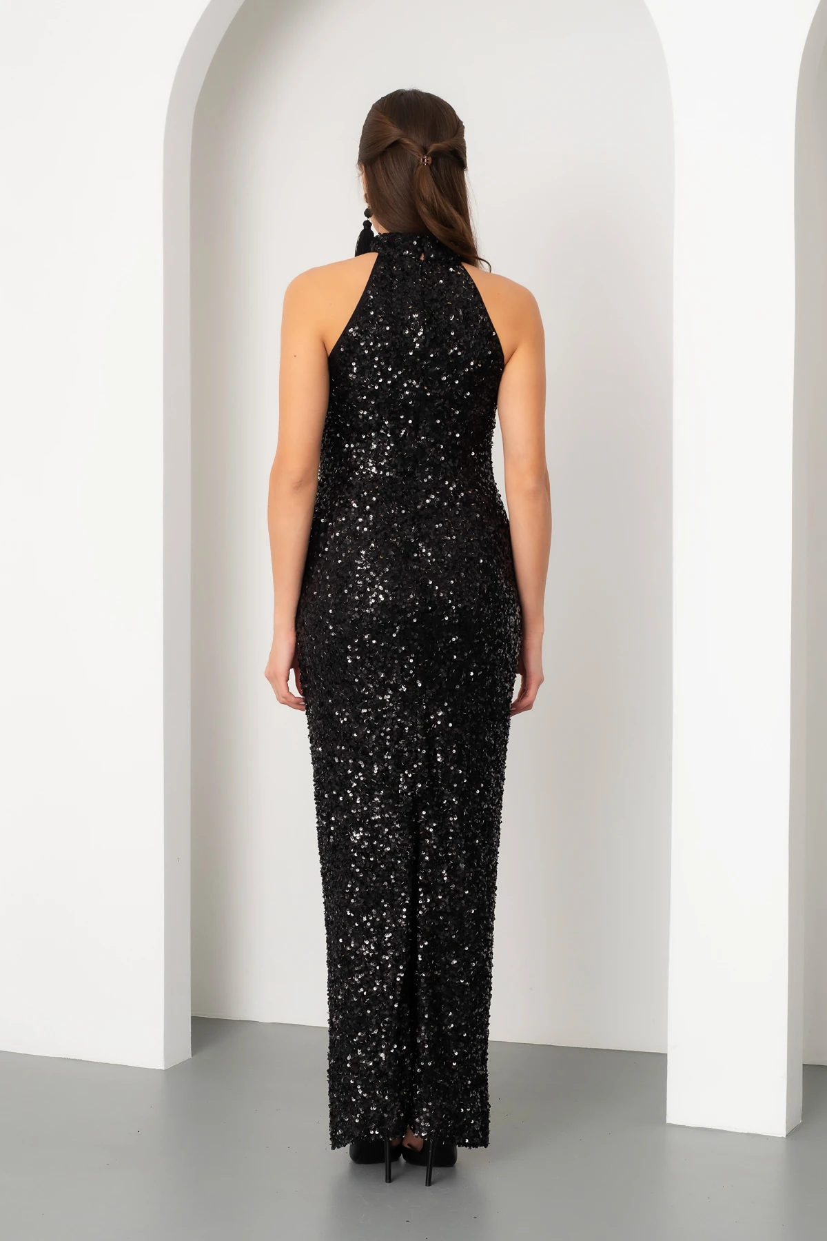 Kadın Halter Yaka Pul Payet Uzun Abiye Elbise - Siyah