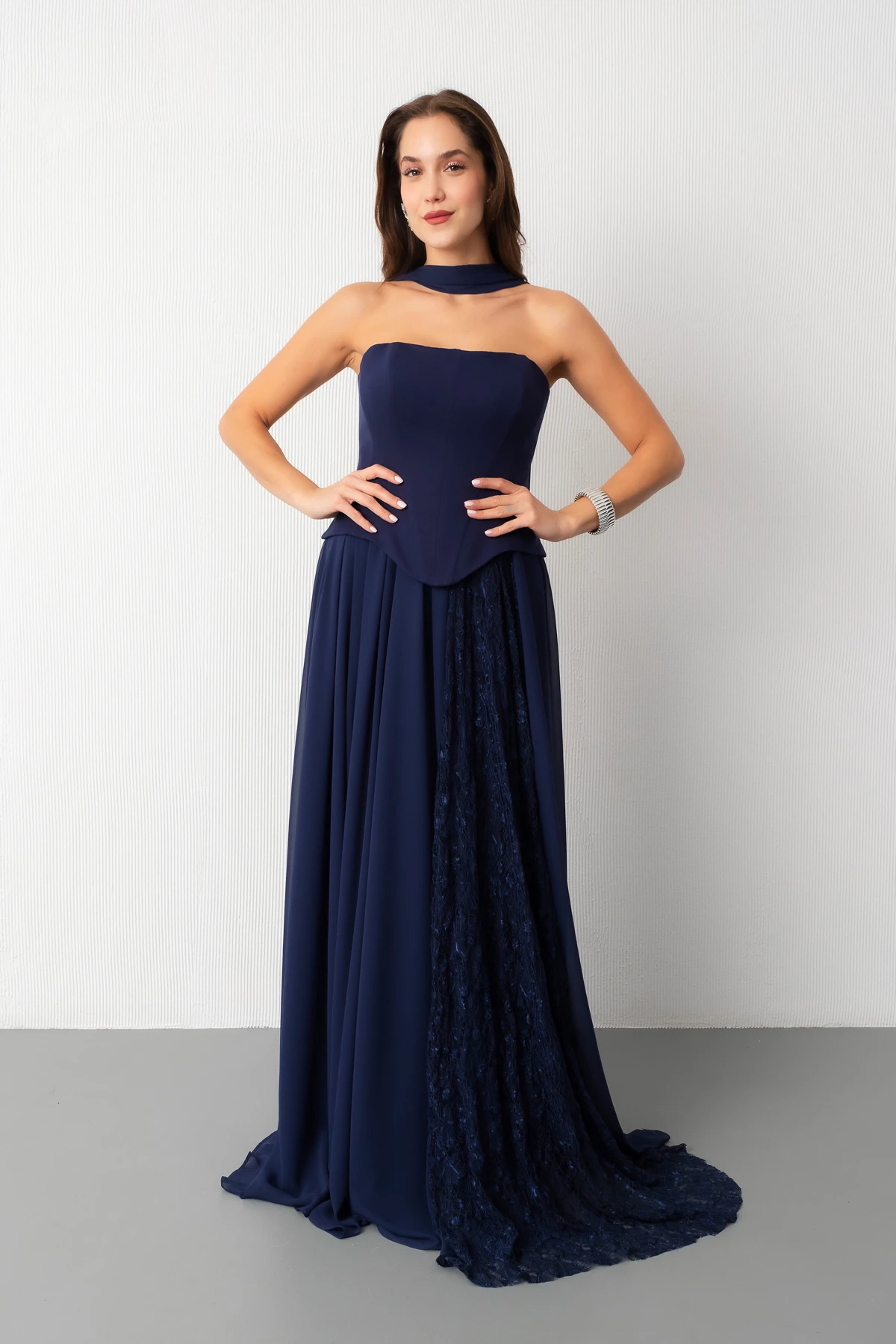 Kadın Straplez Yaka Piliseli Dantel Detay Uzun Abiye Elbise - Lacivert