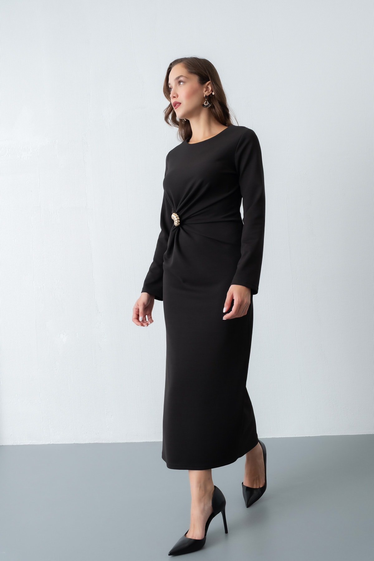 Kadın Aksesuar Detaylı Davet Elbisesi - Siyah