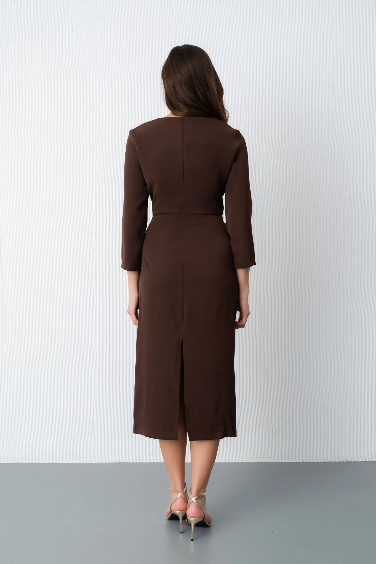 Kadın Aksesuar Detay Midi Elbise - Kahverengi