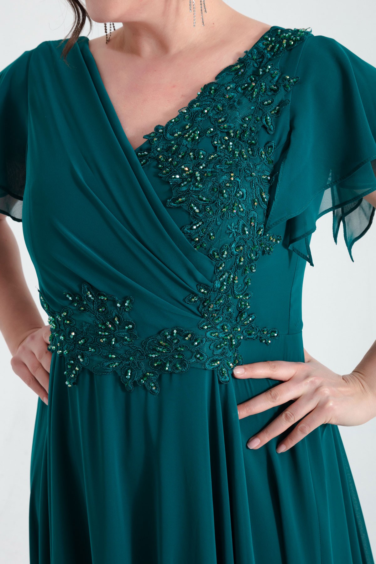 Kadın Kruvaze Taşlı Uzun Şifon Abiye Elbise - Zümrüt Yeşili
