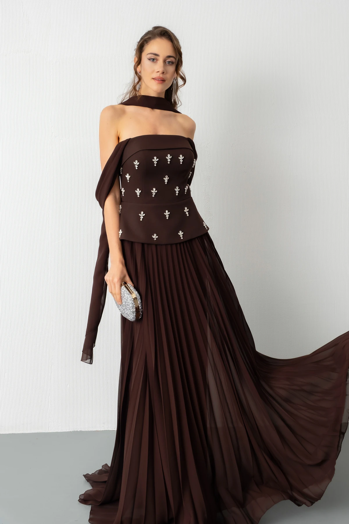 Kadın Straplez Yaka Taşlı Uzun Söz Nişan Nikah Abiye Elbise - Kahverengi