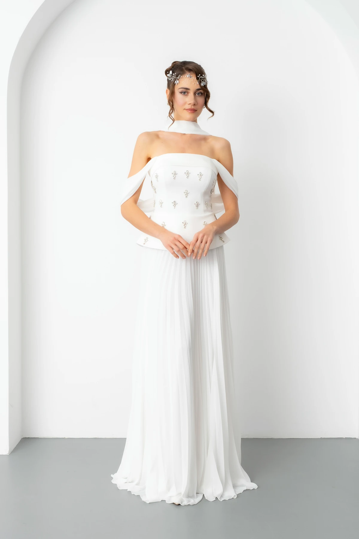 Kadın Straplez Yaka Taşlı Uzun Söz Nişan Nikah Abiye Elbise - Beyaz