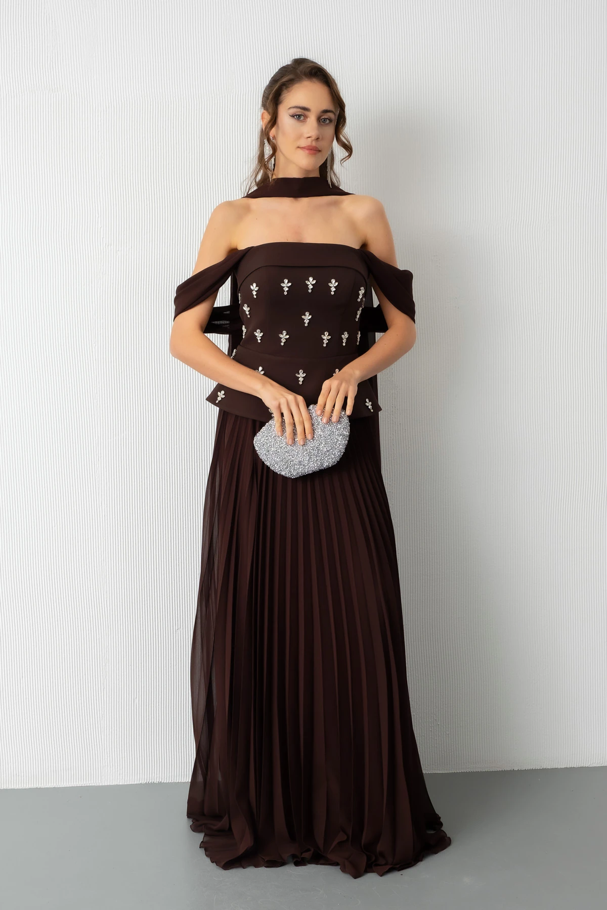 Kadın Straplez Yaka Taşlı Uzun Söz Nişan Nikah Abiye Elbise - Kahverengi