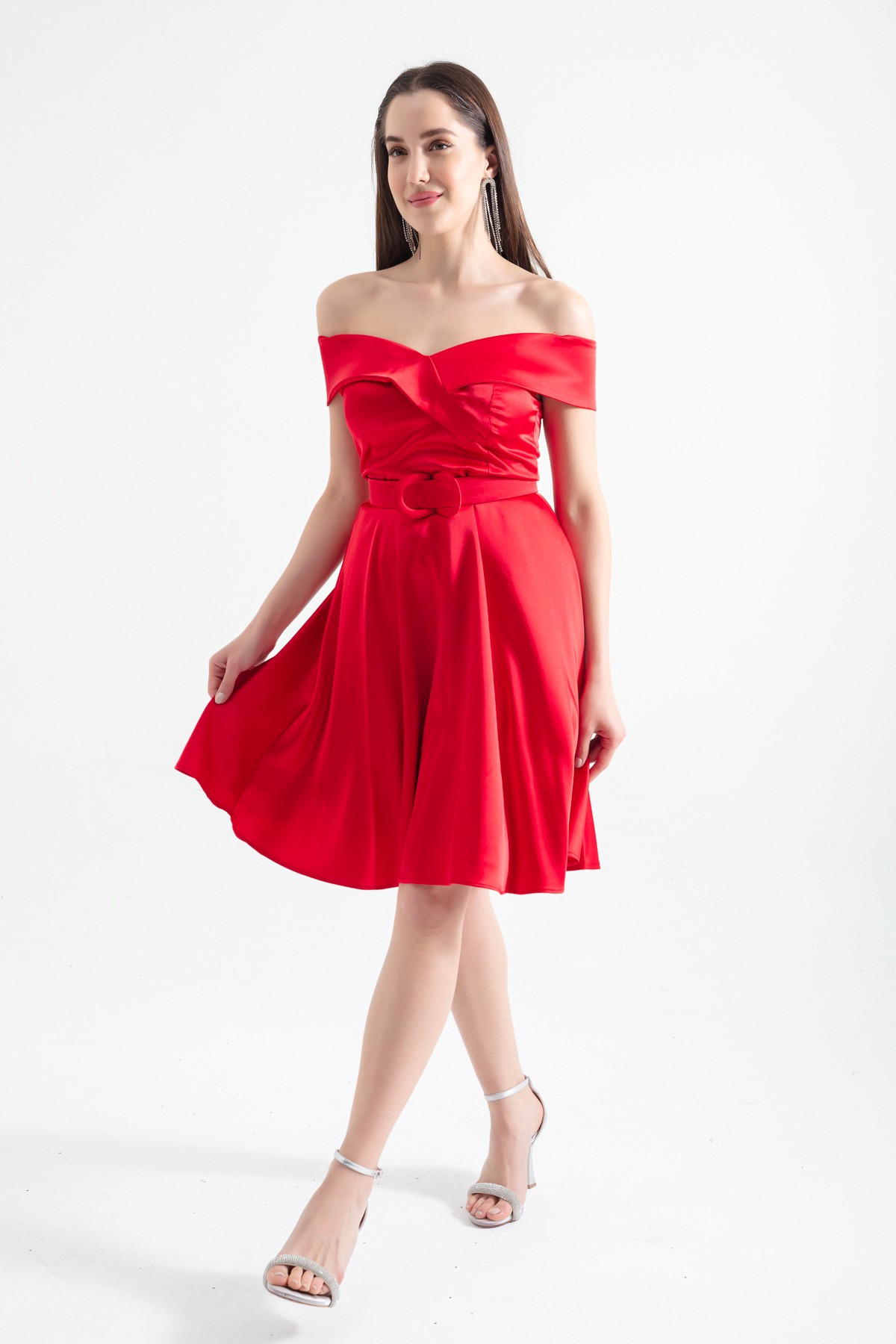 Kadın Kayık Yaka Kemerli Saten Abiye Elbise - Kırmızı