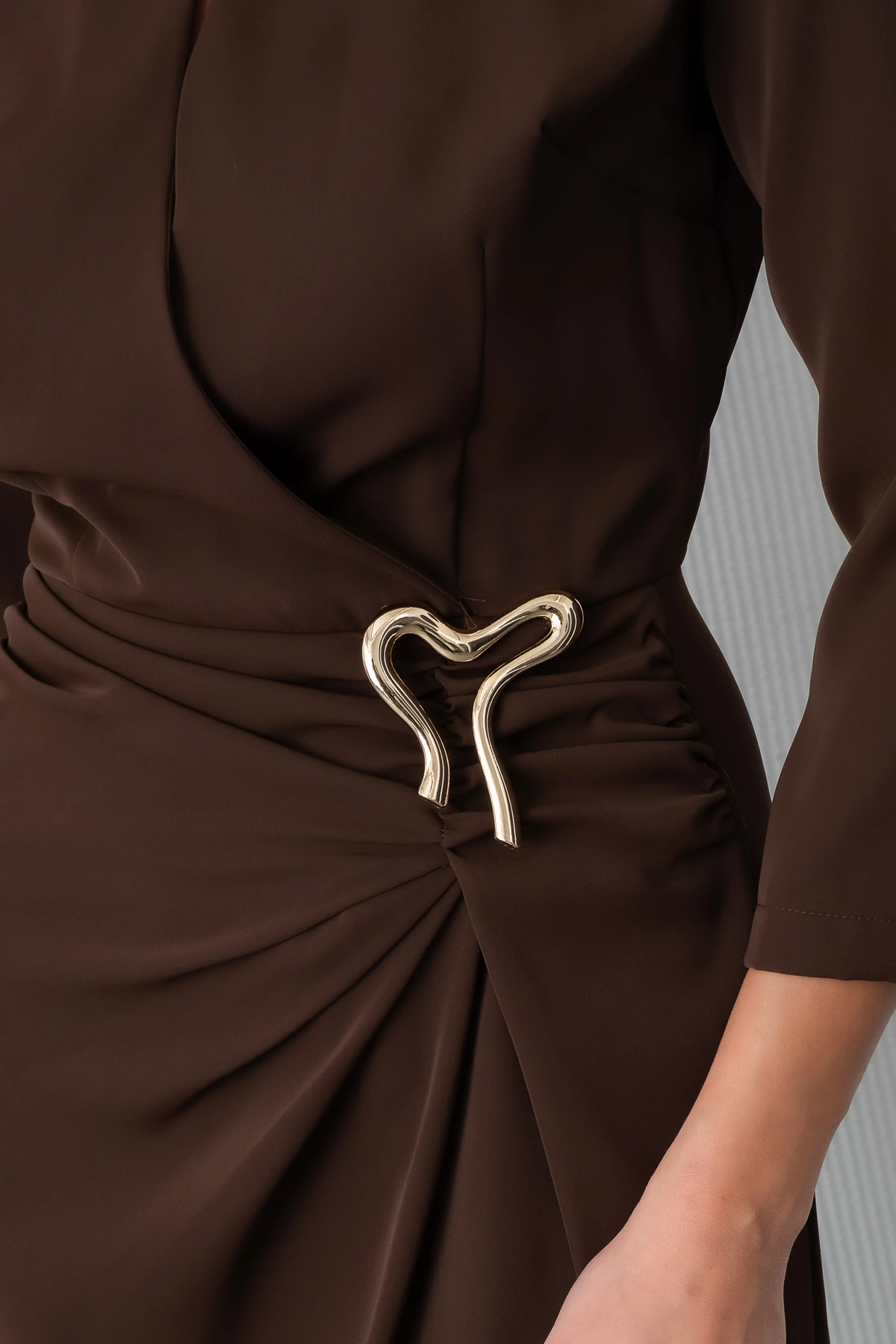 Kadın Aksesuar Detay Midi Elbise - Kahverengi