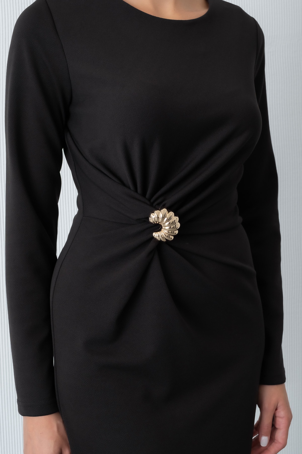 Kadın Aksesuar Detaylı Davet Elbisesi - Siyah