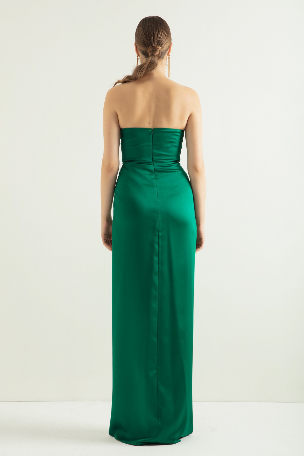 Kadın Kruvaze Astarlı Dokuma Korse Detaylı Saten Uzun Abiye Elbise - Zümrüt Yeşili