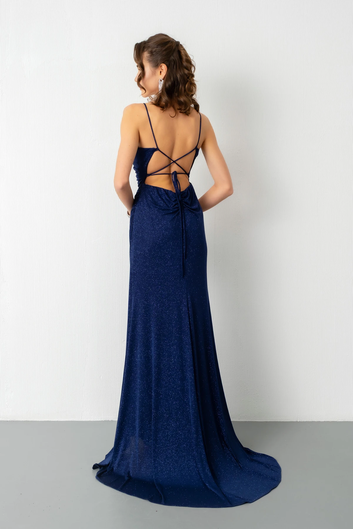 Kadın Sırt Dekolteli Simli Uzun Abiye Elbise - Lacivert