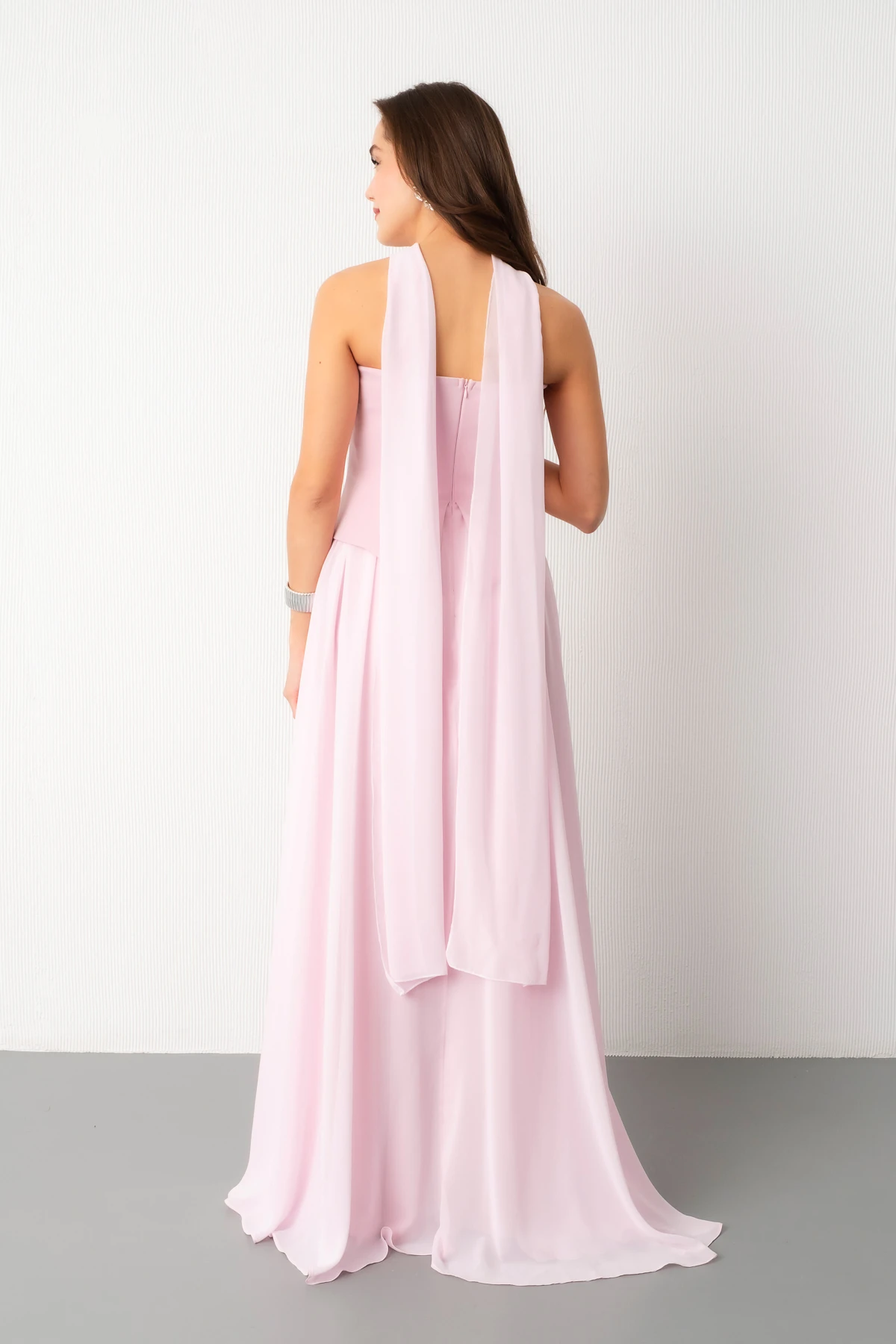 Kadın Straplez Yaka Piliseli Dantel Detay Uzun Abiye Elbise - Pudra