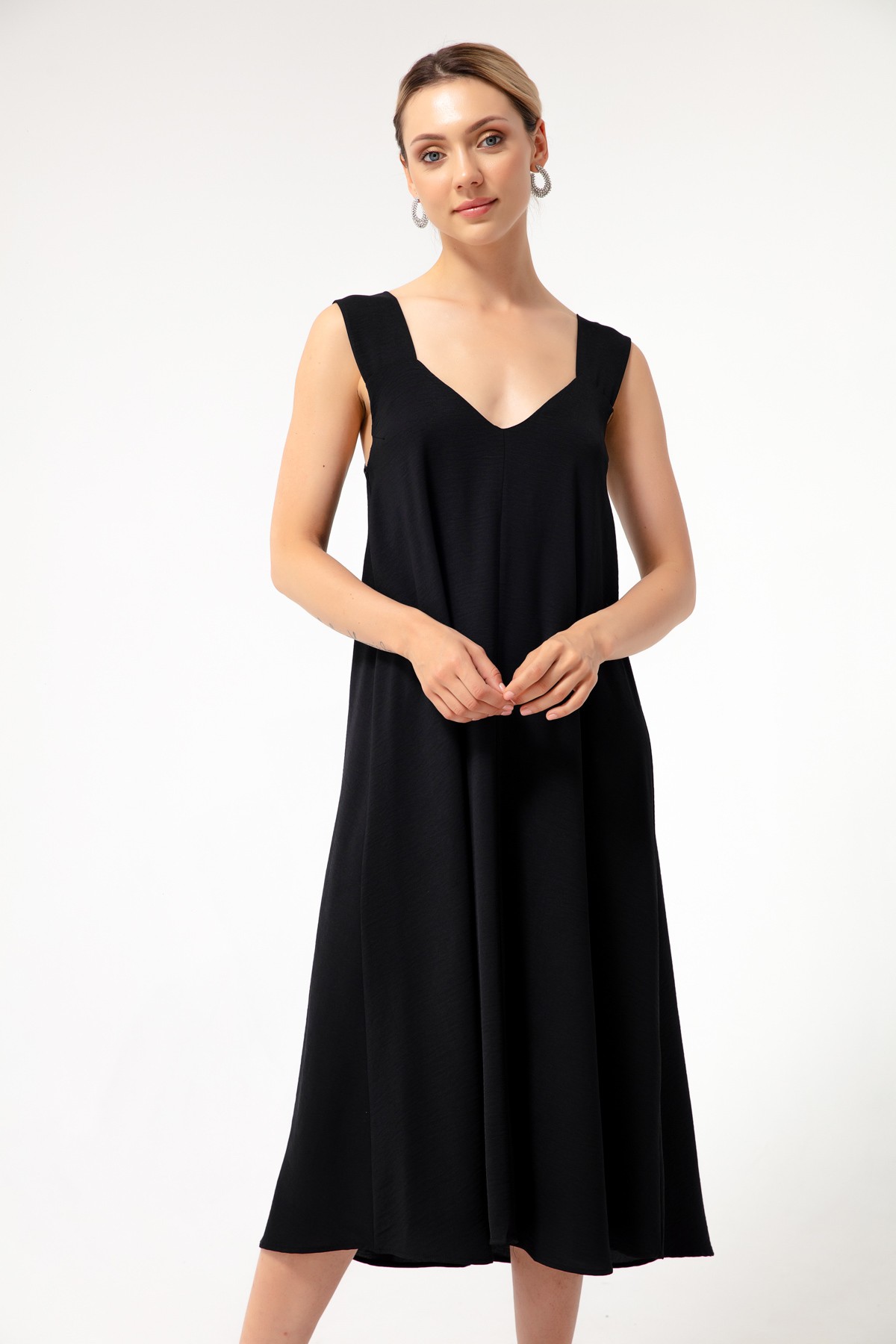 Kadın Kloş Kesim Midi Keten Elbise - Siyah