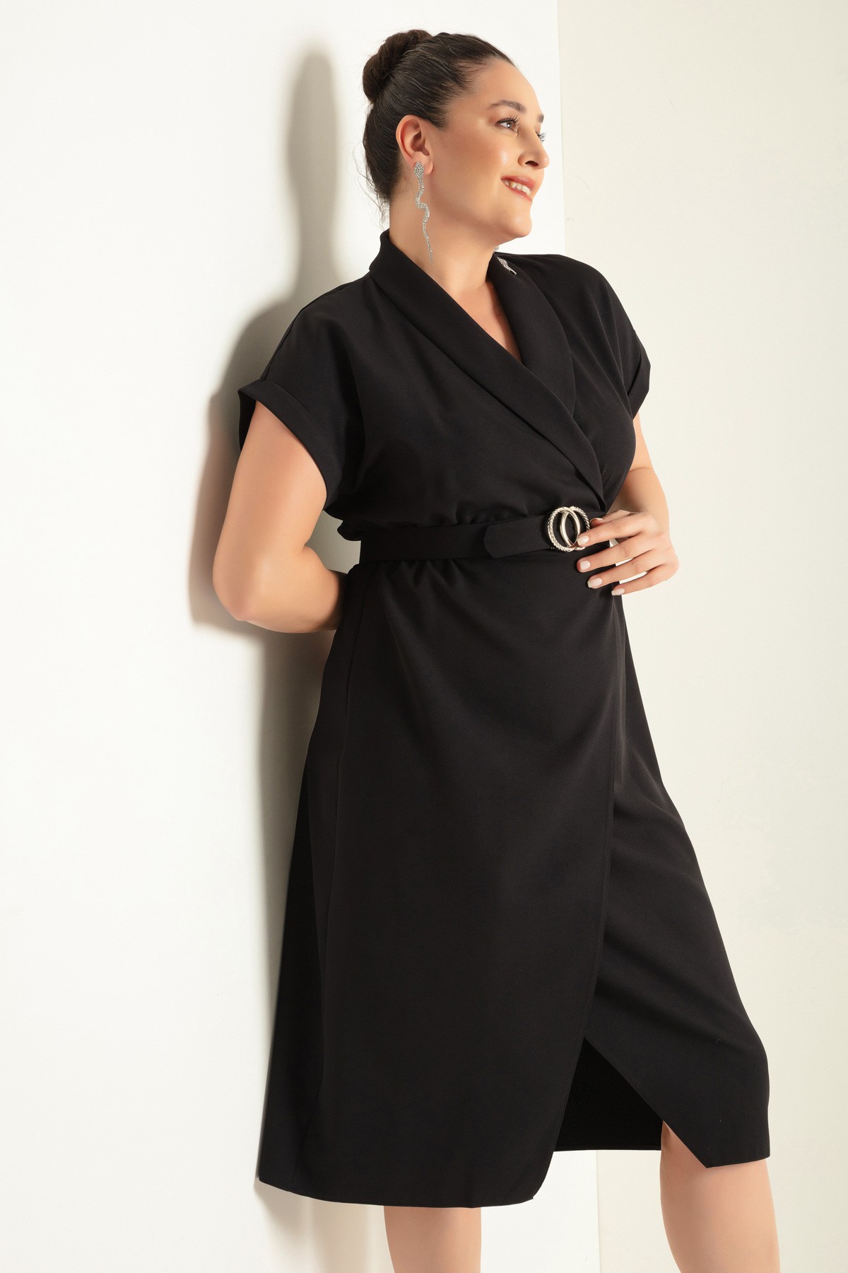Kadın Kruvaze Yaka Kemerli Büyük Beden Midi Elbise - Siyah