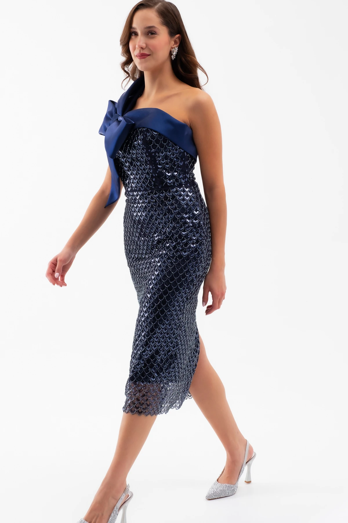 Kadın Tek Omuz Boncuklu Midi Gece Elbisesi - Lacivert