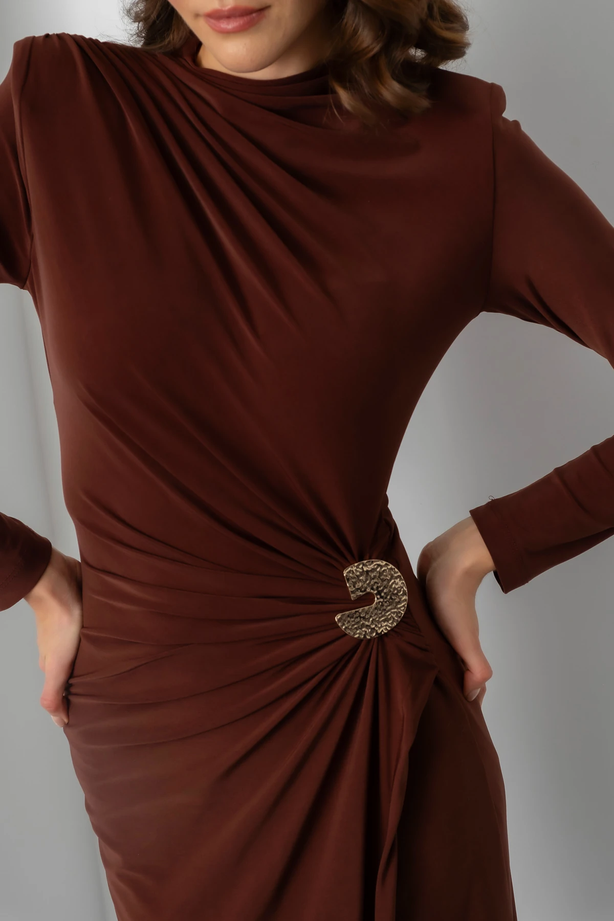 Kadın Aksesuar Detay Midi Elbise - Kahverengi