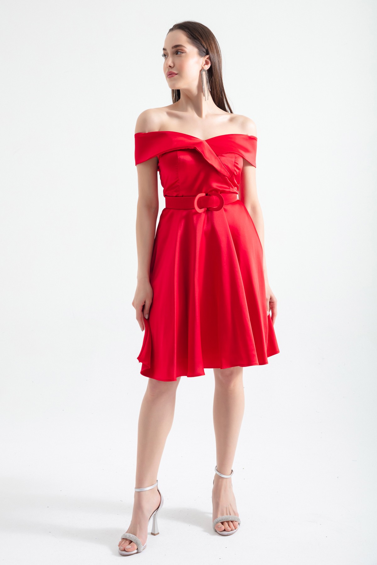 Kadın Kayık Yaka Kemerli Saten Abiye Elbise - Kırmızı