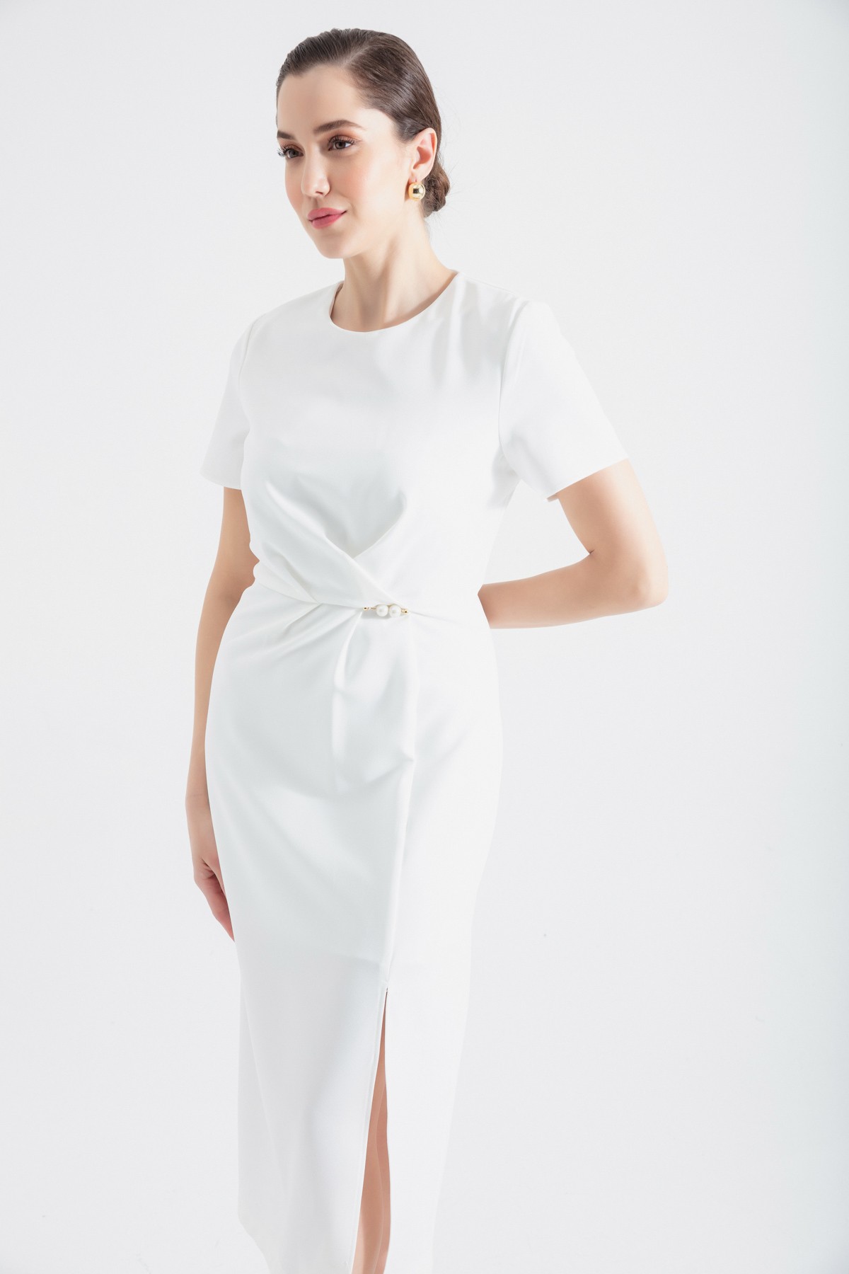Kadın İnci Detaylı Yırtmaçlı Midi Elbise - Beyaz