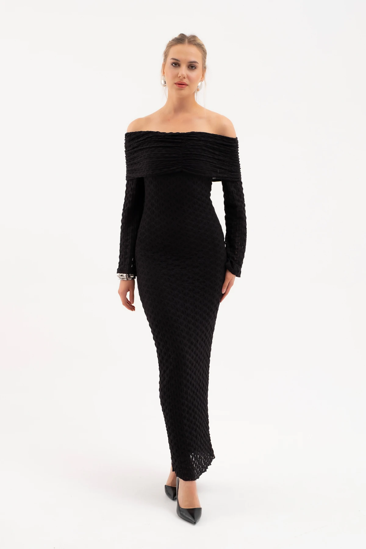 Kadın Açık Omuz Uzun Dantel Elbise - Siyah