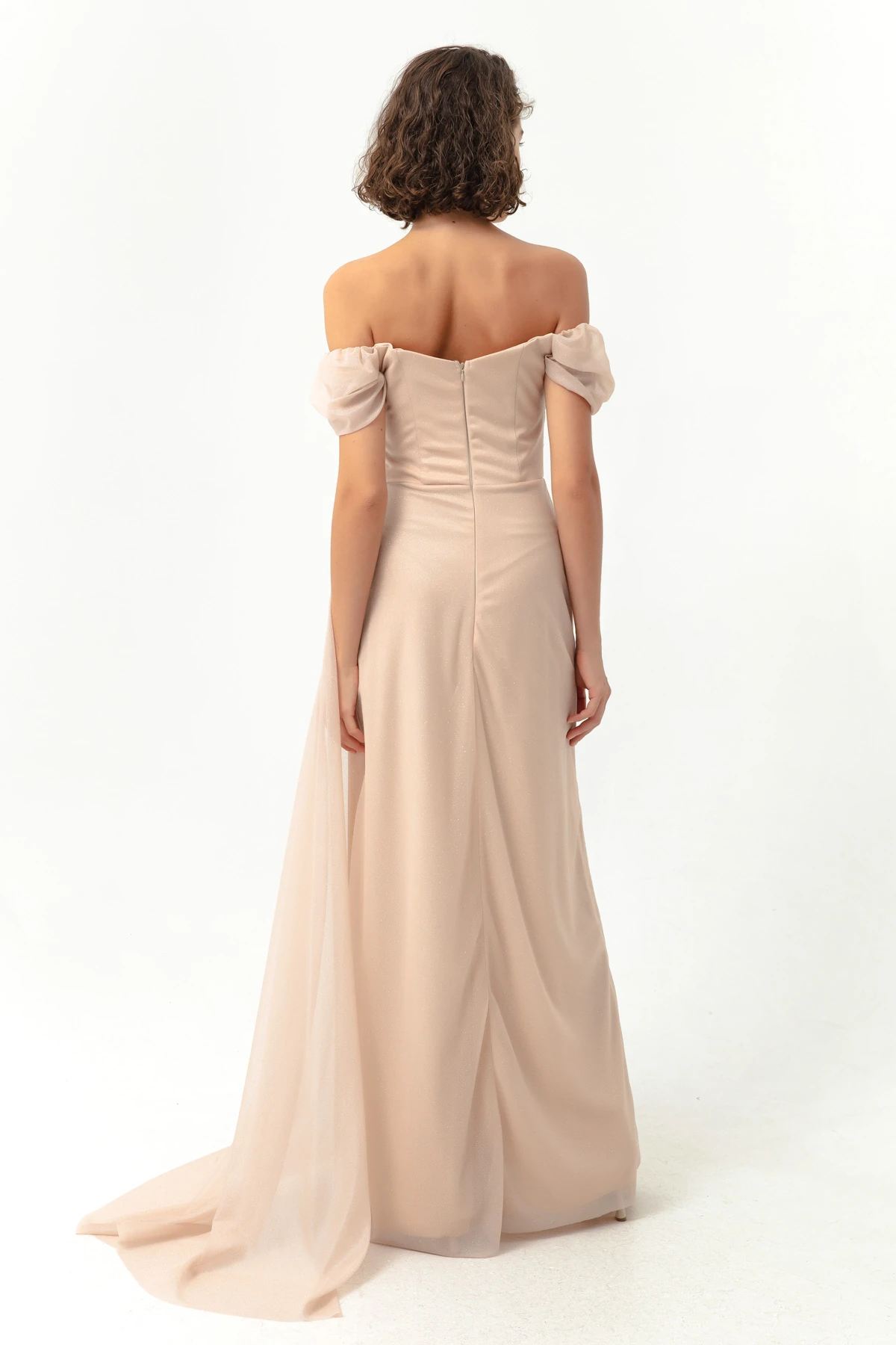 Kadın Kayık Yaka Drapeli Yırtmaçlı Uzun Simli Abiye Elbise