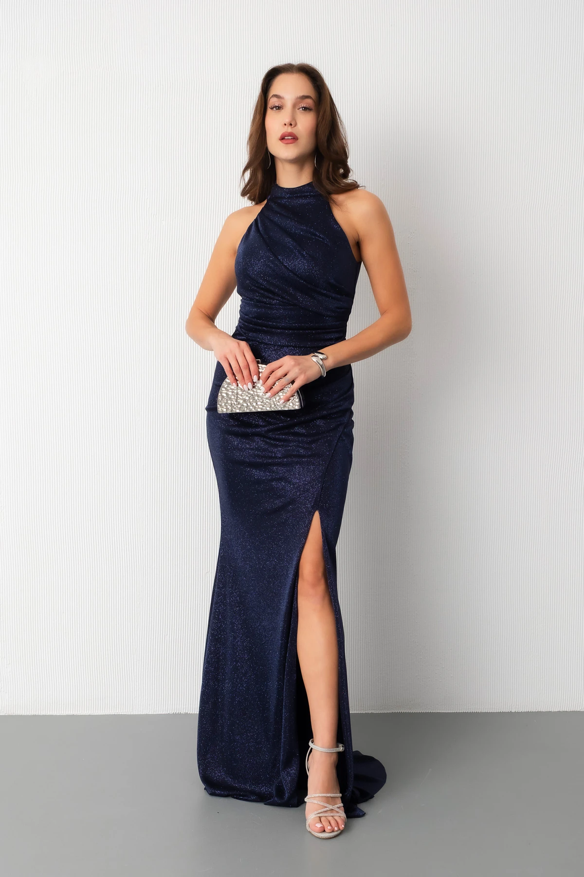 Kadın Halter Yaka Yırtmaçlı Simli Uzun Abiye Elbise - Lacivert