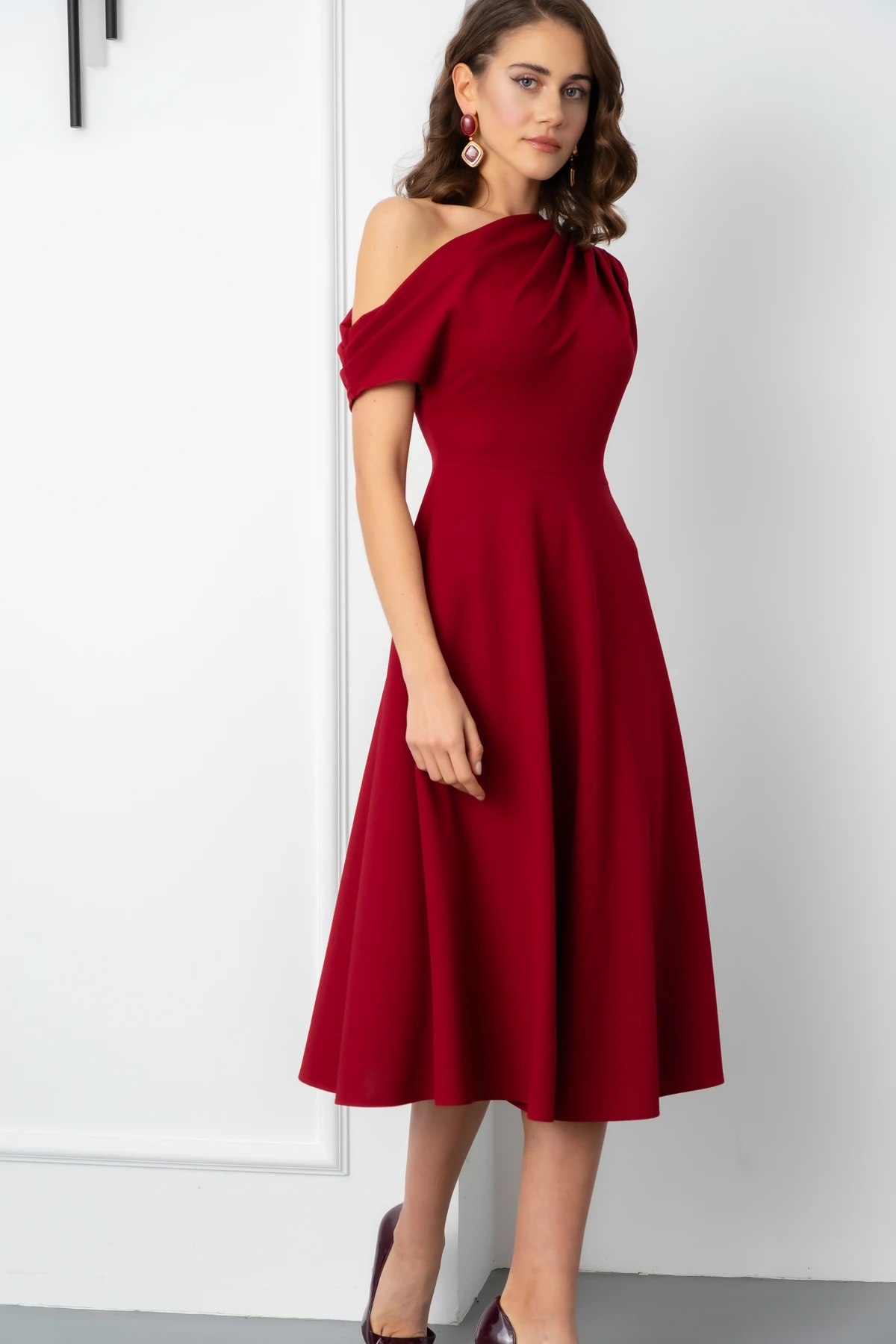 Kadın Düşük Omuzlu Midi Boy Elbise