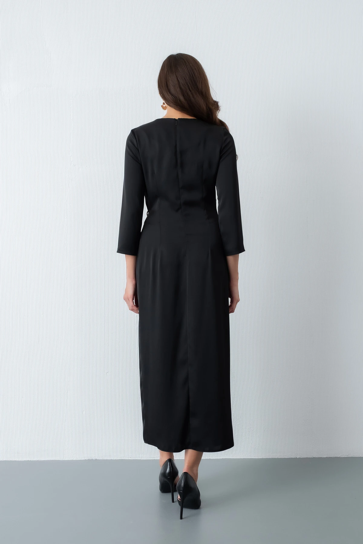 Kadın Aksesuar Detay Saten Davet Elbisesi - Siyah