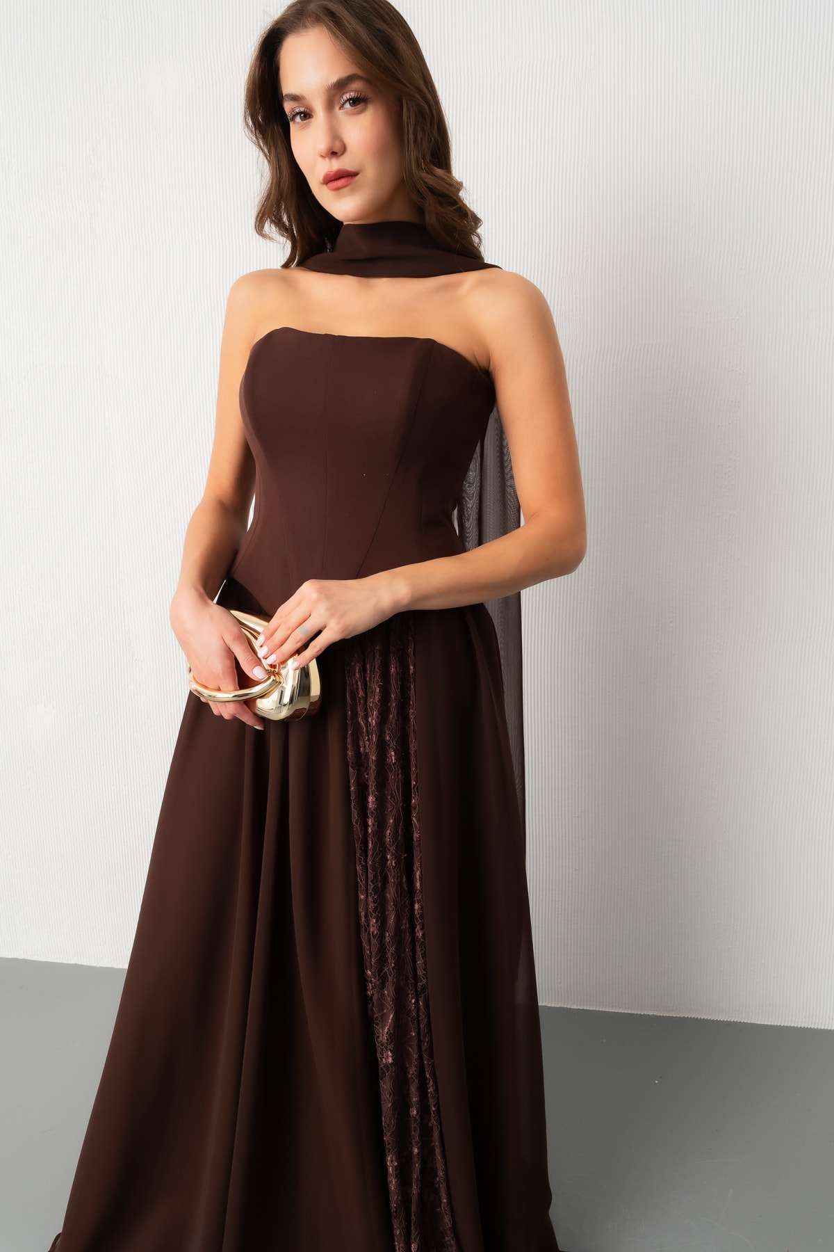 Kadın Straplez Yaka Piliseli Dantel Detay Uzun Abiye Elbise