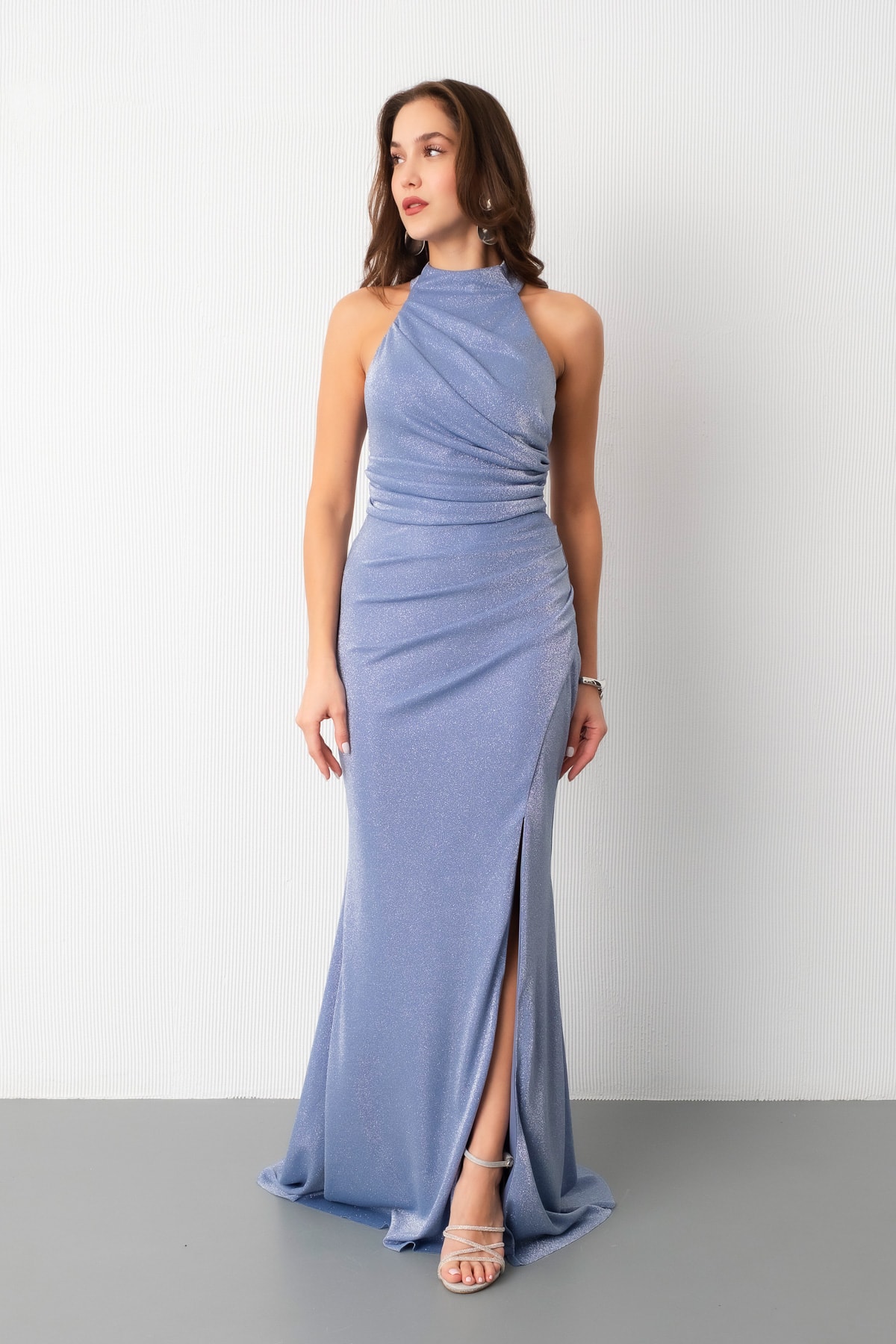 Kadın Halter Yaka Yırtmaçlı Simli Uzun Abiye Elbise