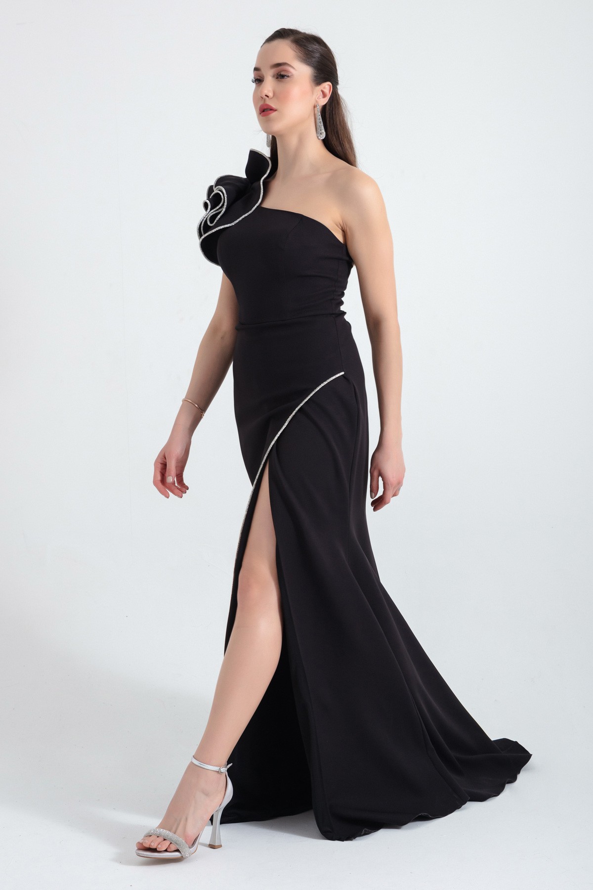 Kadın Tek Omuzlu Yırtmaçlı Uzun Abiye Elbise - Siyah