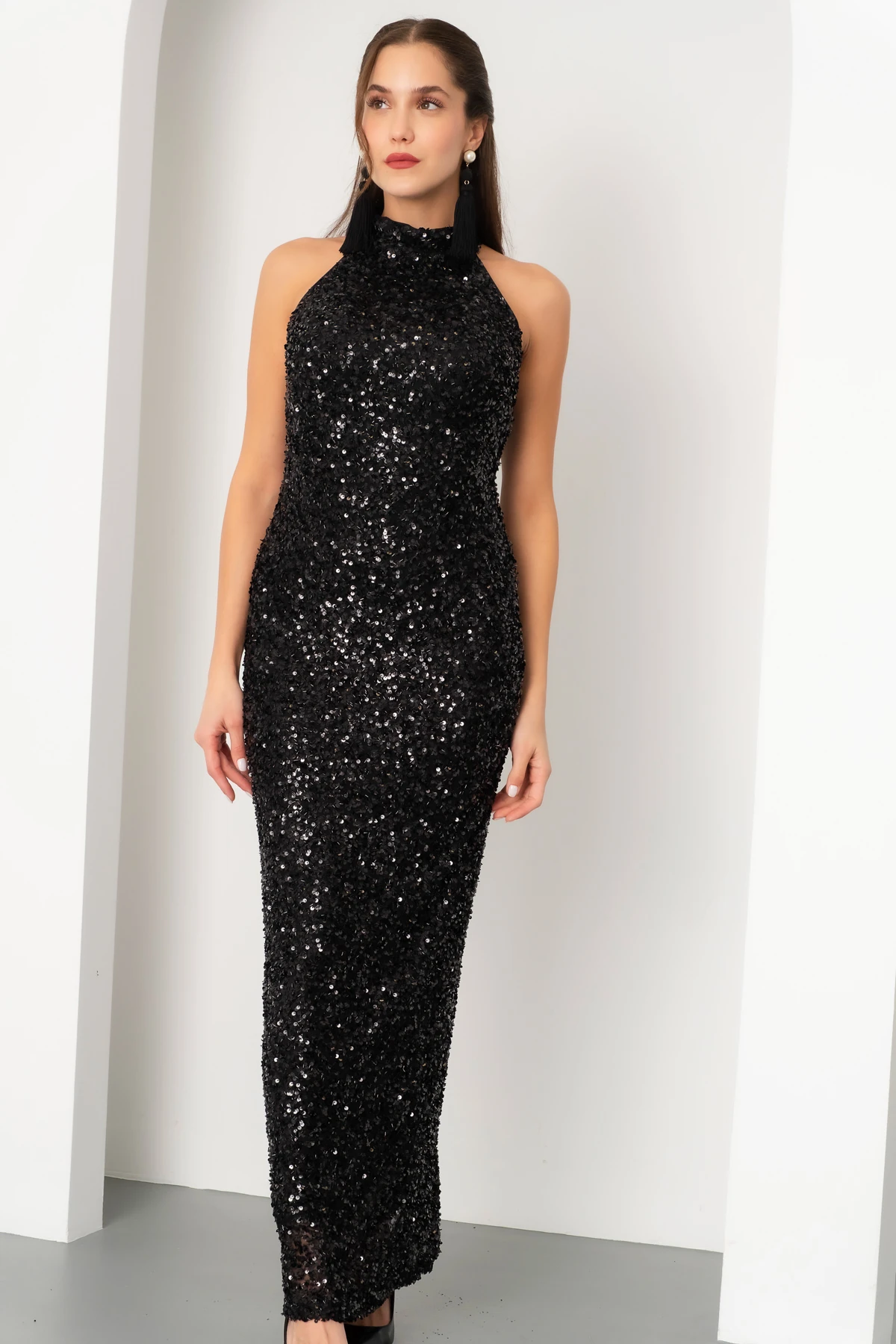 Kadın Halter Yaka Pul Payet Uzun Abiye Elbise - Siyah