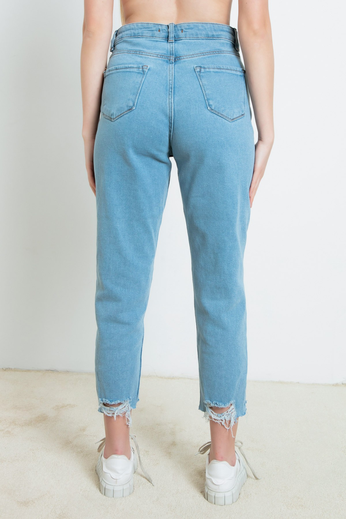 Kadın Yırtık Detaylı Mom Jeans