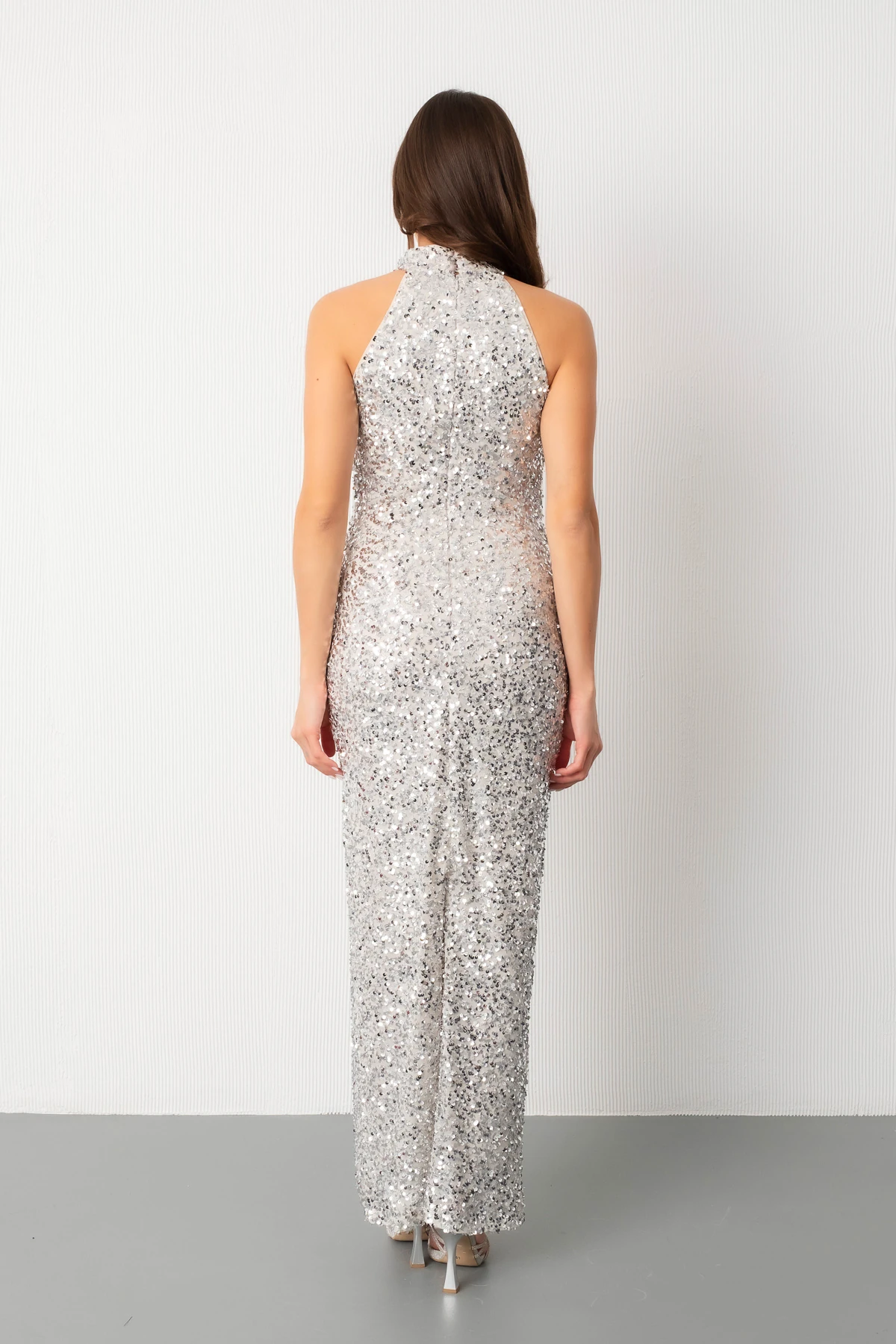 Kadın Halter Yaka Pul Payet Uzun Abiye Elbise - Gümüş