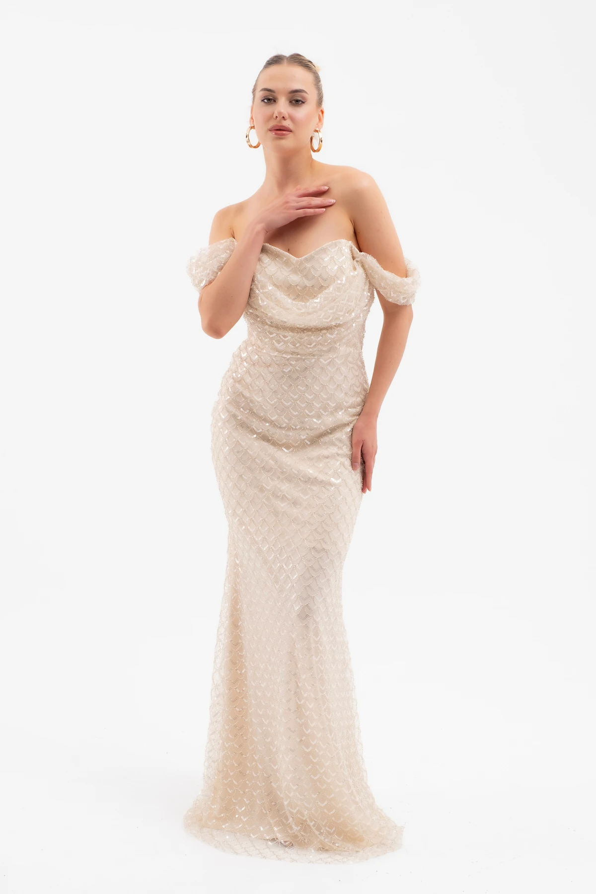 Kadın Madonna Yaka Boncuklu Uzun Abiye Elbise - Bej