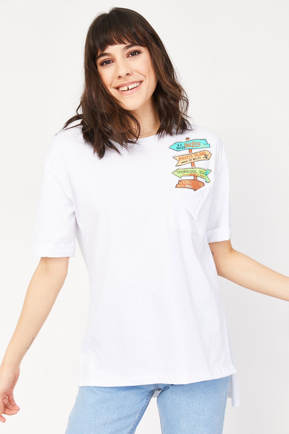 Kadın Önü Kısa Arkası Uzun Yanları Yırtmaçlı T-Shirt