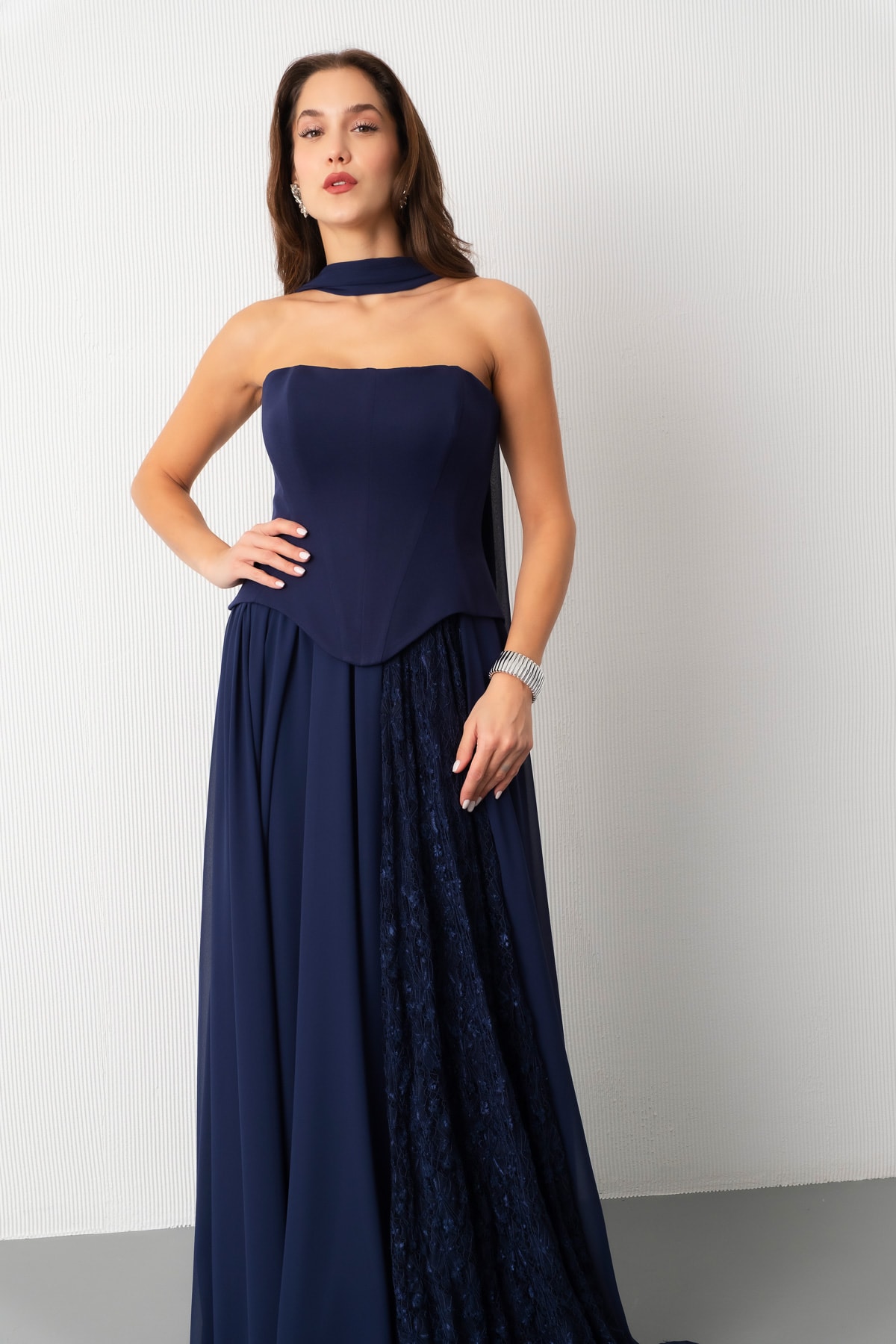 Kadın Straplez Yaka Piliseli Dantel Detay Uzun Abiye Elbise - Lacivert