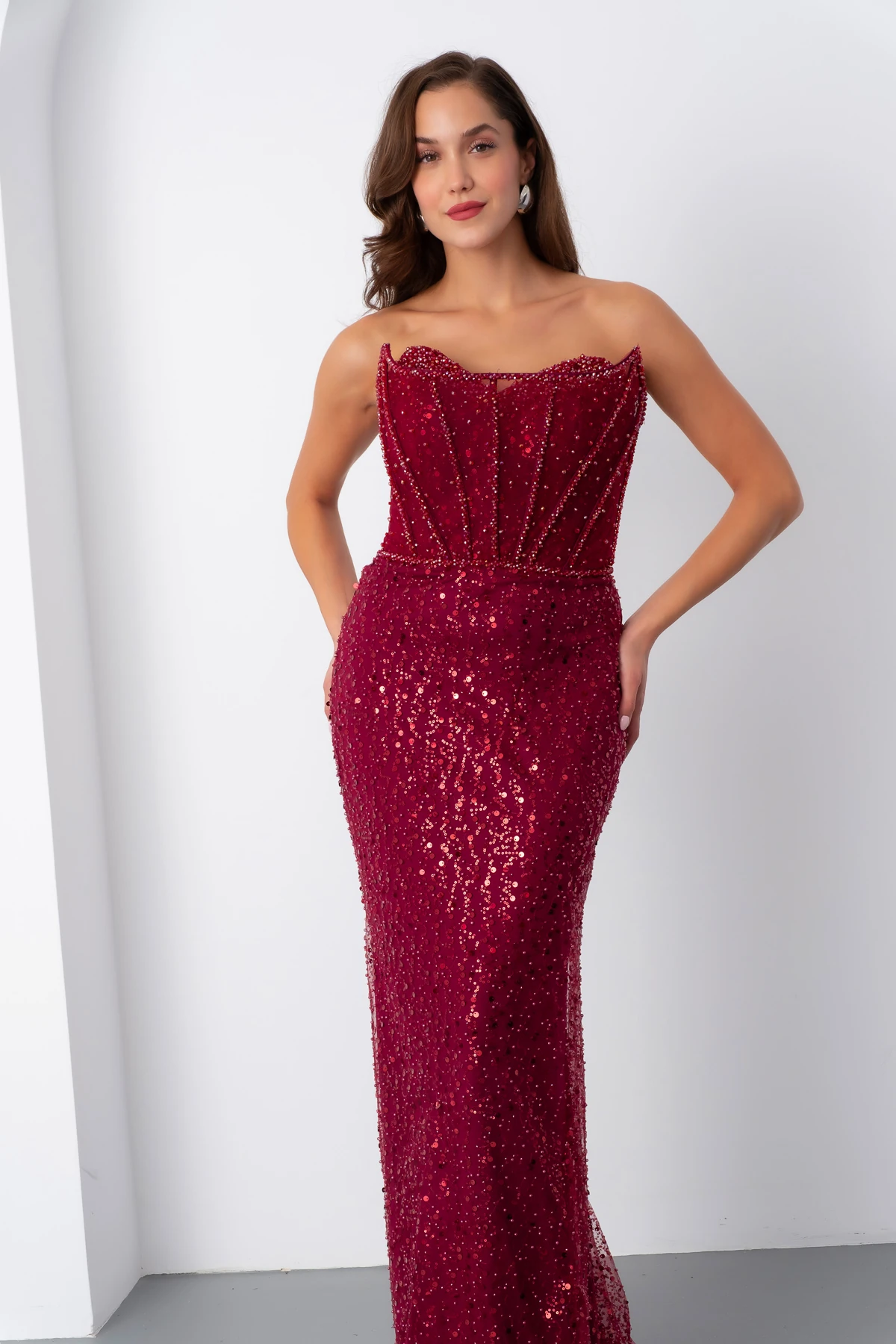 Kadın Straplez Taşlı Balık Abiye Elbise