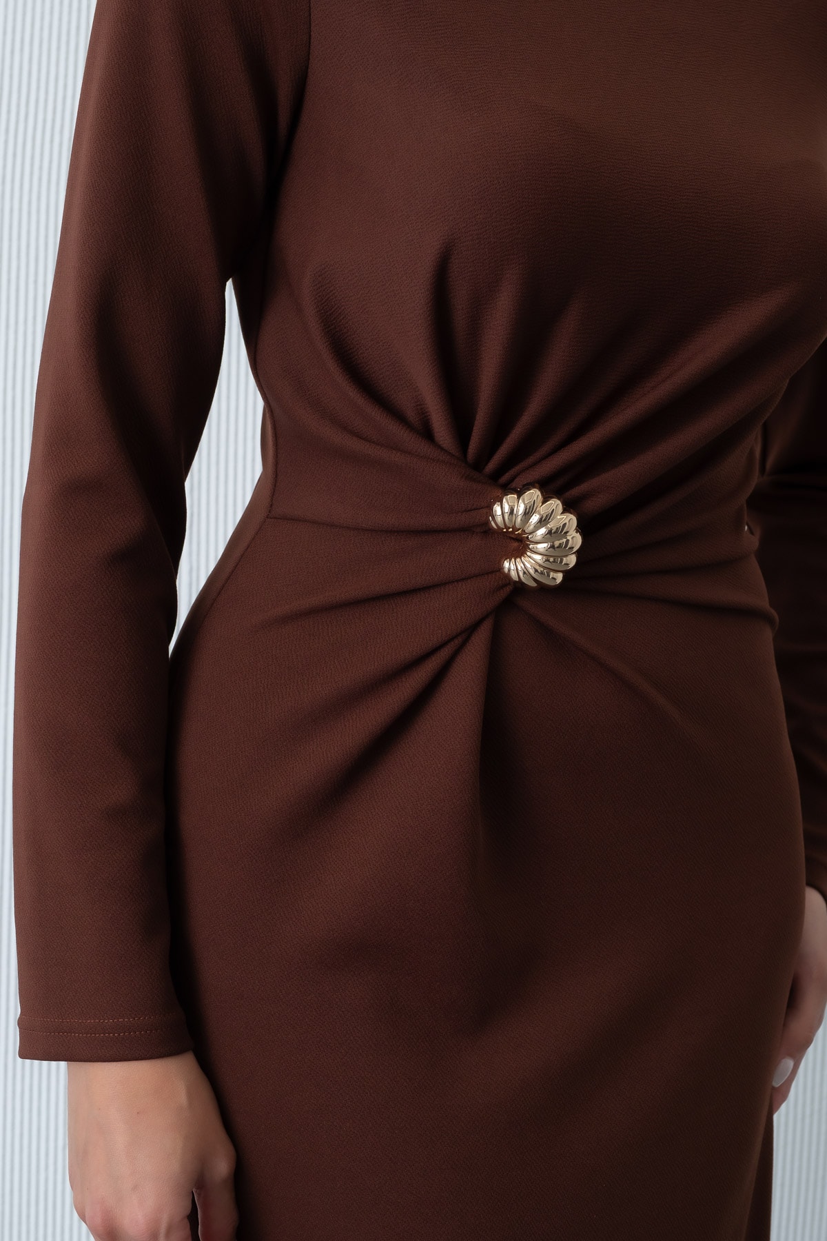 Kadın Aksesuar Detaylı Davet Elbisesi - Kahverengi