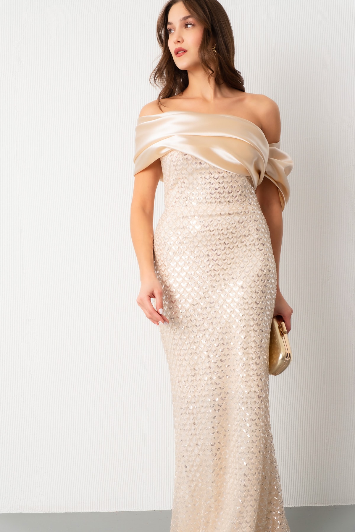 Kadın Yaka Detay Boncuklu Uzun Abiye Elbise - Bej