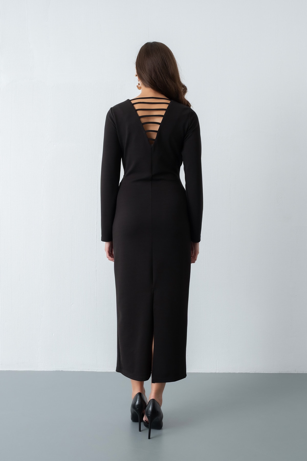 Kadın Aksesuar Detaylı Davet Elbisesi - Siyah