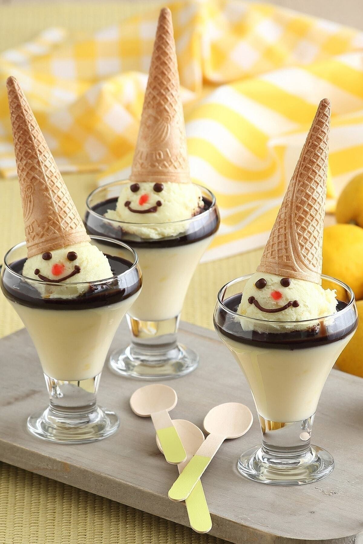 Glass Ice Cream Cup Set (3 Pieces) LV-FRO378A