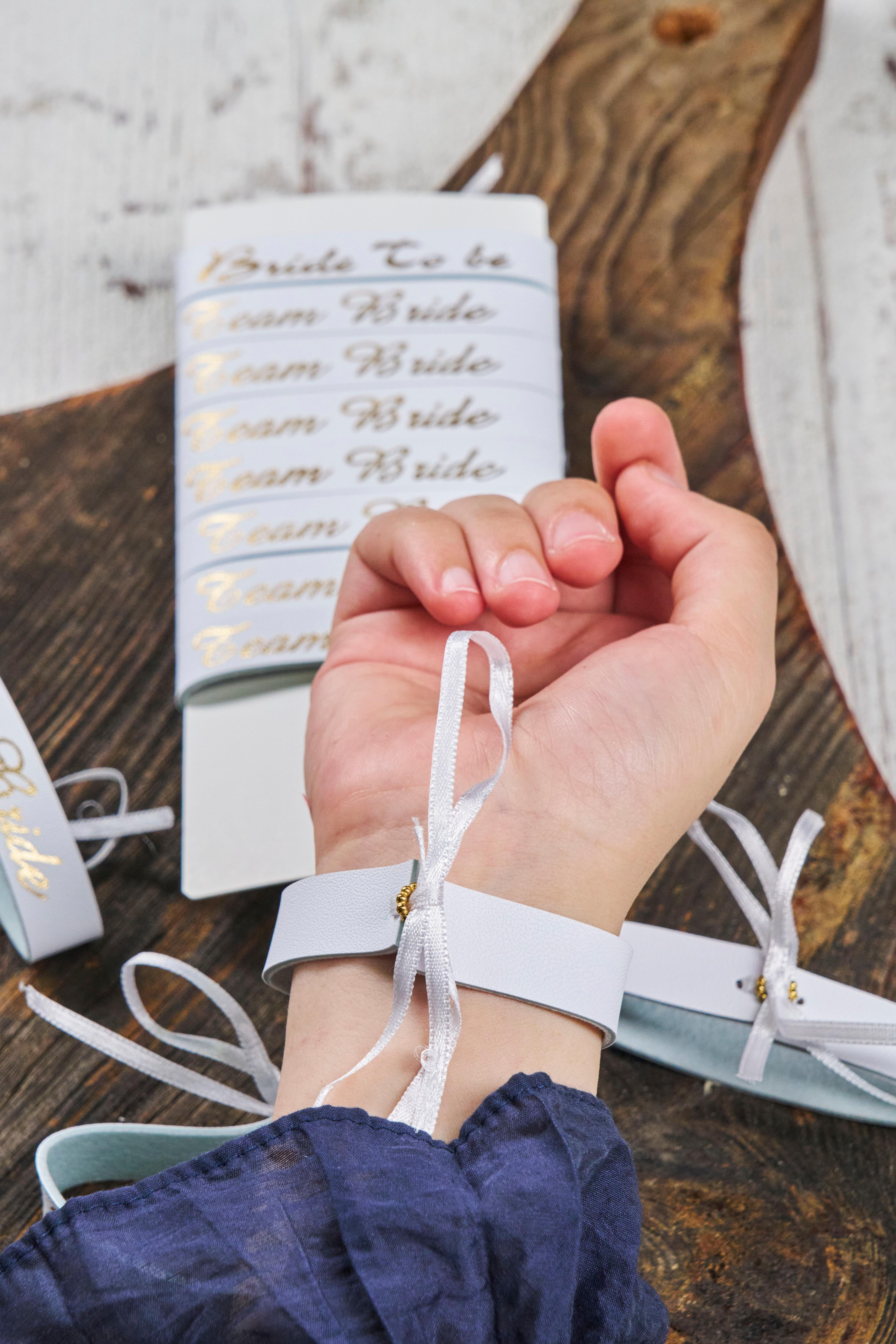 12 Adet "Team Bride" Bileklik