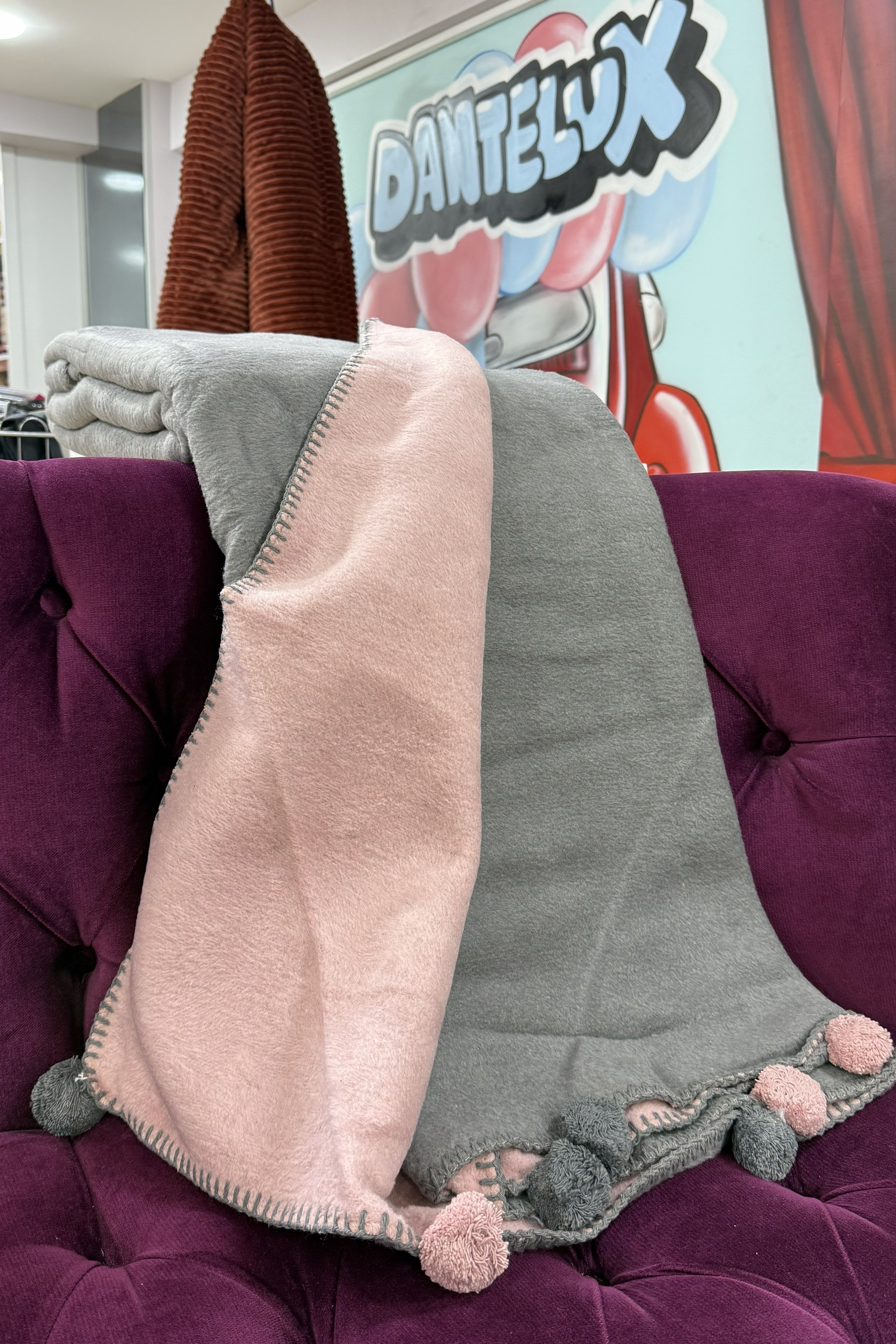 Ponponlu Pamuklu Çift Taraflı Battaniye (Çift Kişilik) 180x220 cm - PEMBE