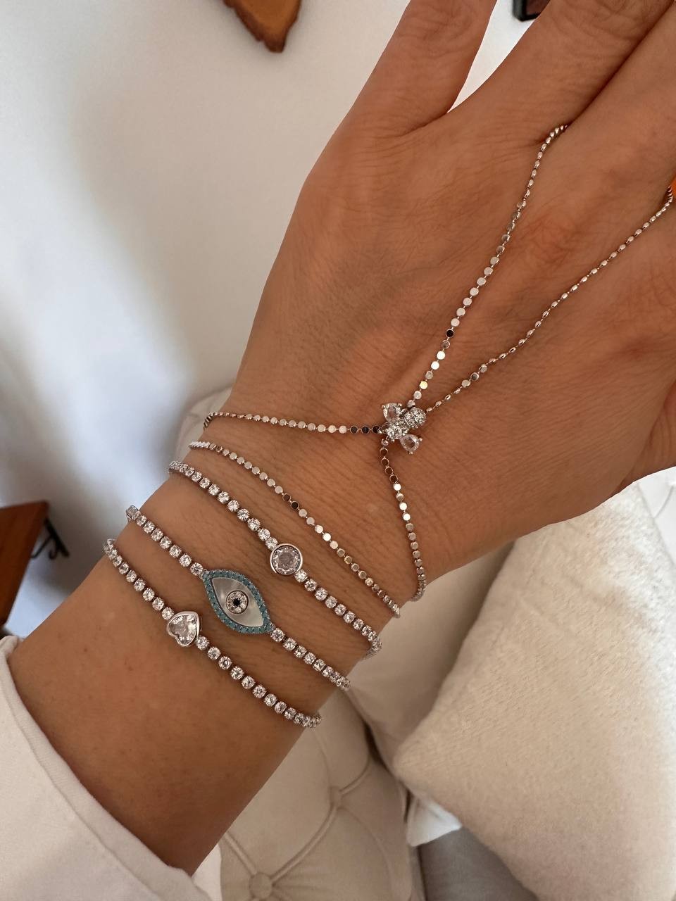 Vip Seri Gümüş Renk Zirkon Taşlı Kalp Figürlü Rodyum Kaplama Su Yolu Bileklik Uzunluk 15 cm. Ek Klipsle 16 cm.