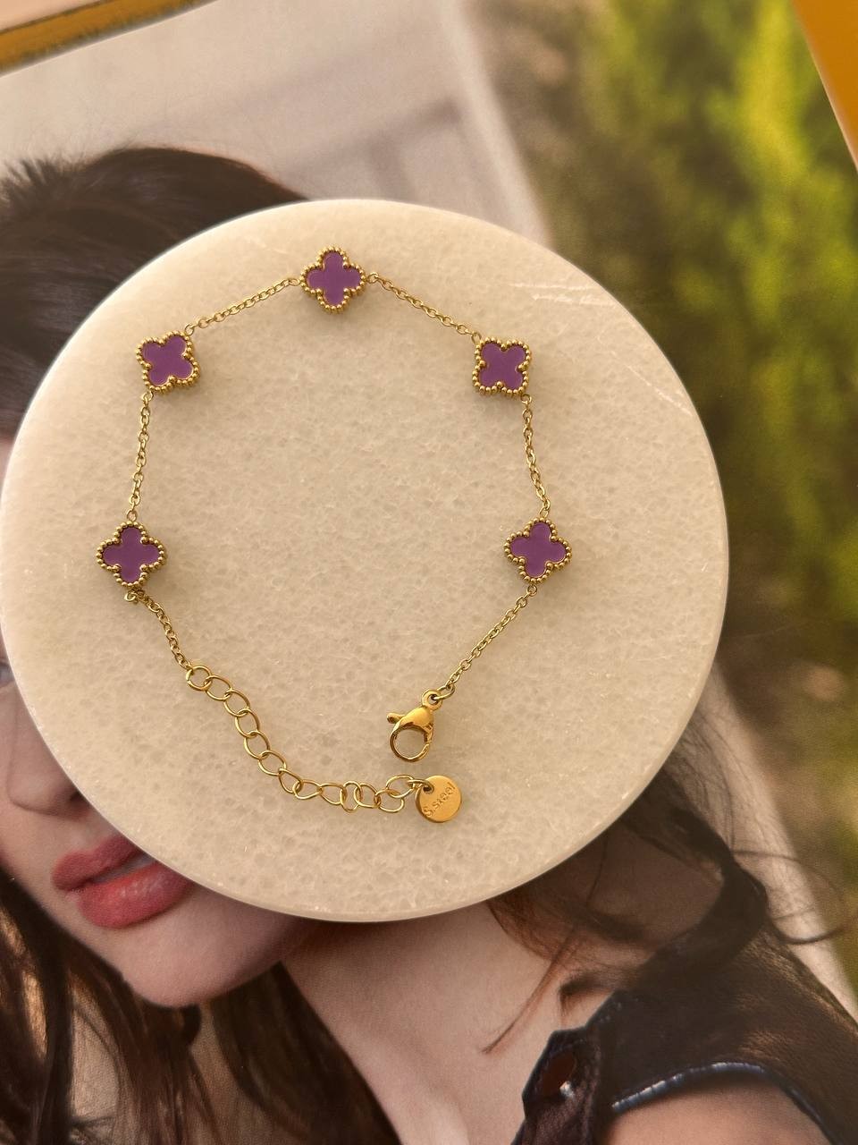 Paslanmaz Çelik Gold Renk Mor Yonca Figürlü Bileklik Uzunluk 16 cm. 20 cm.