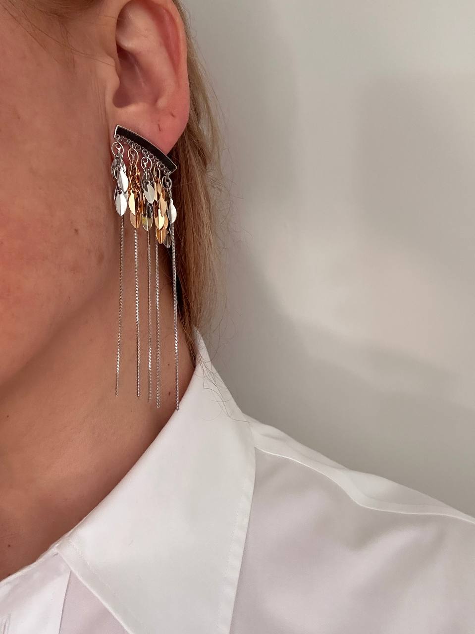 Vip Çelik Gümüş ve Gold Renk Saçaklı Tasarım Küpe Genişlik 2 cm. Uzunluk 8 cm.